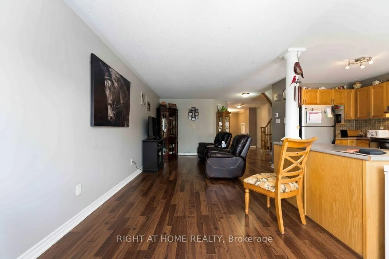 Photo 12 of 6254 Sablewood Place, Ottawa, Chapel Hill — HOMEH