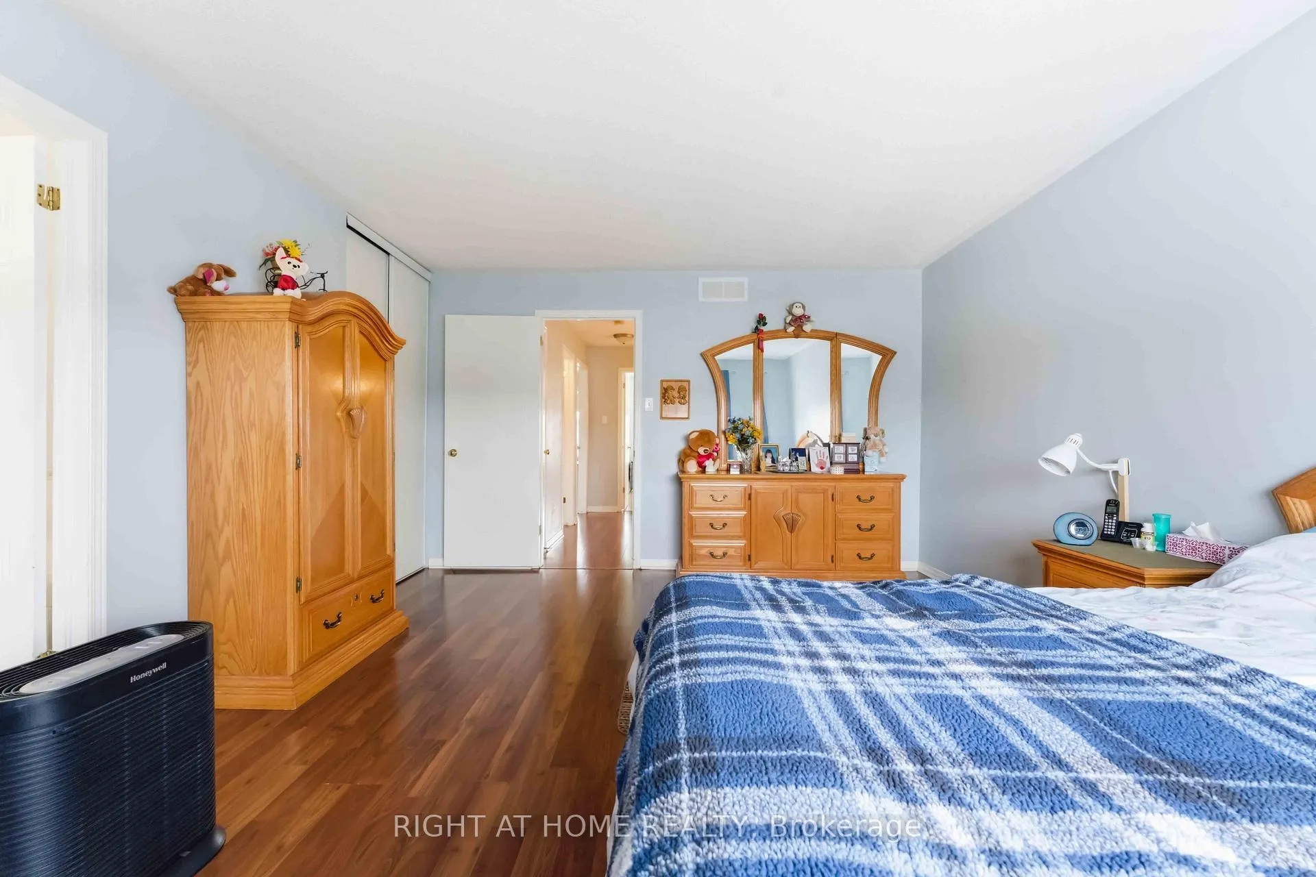 Photo 16 of 6254 Sablewood Place, Ottawa, Chapel Hill — HOMEH
