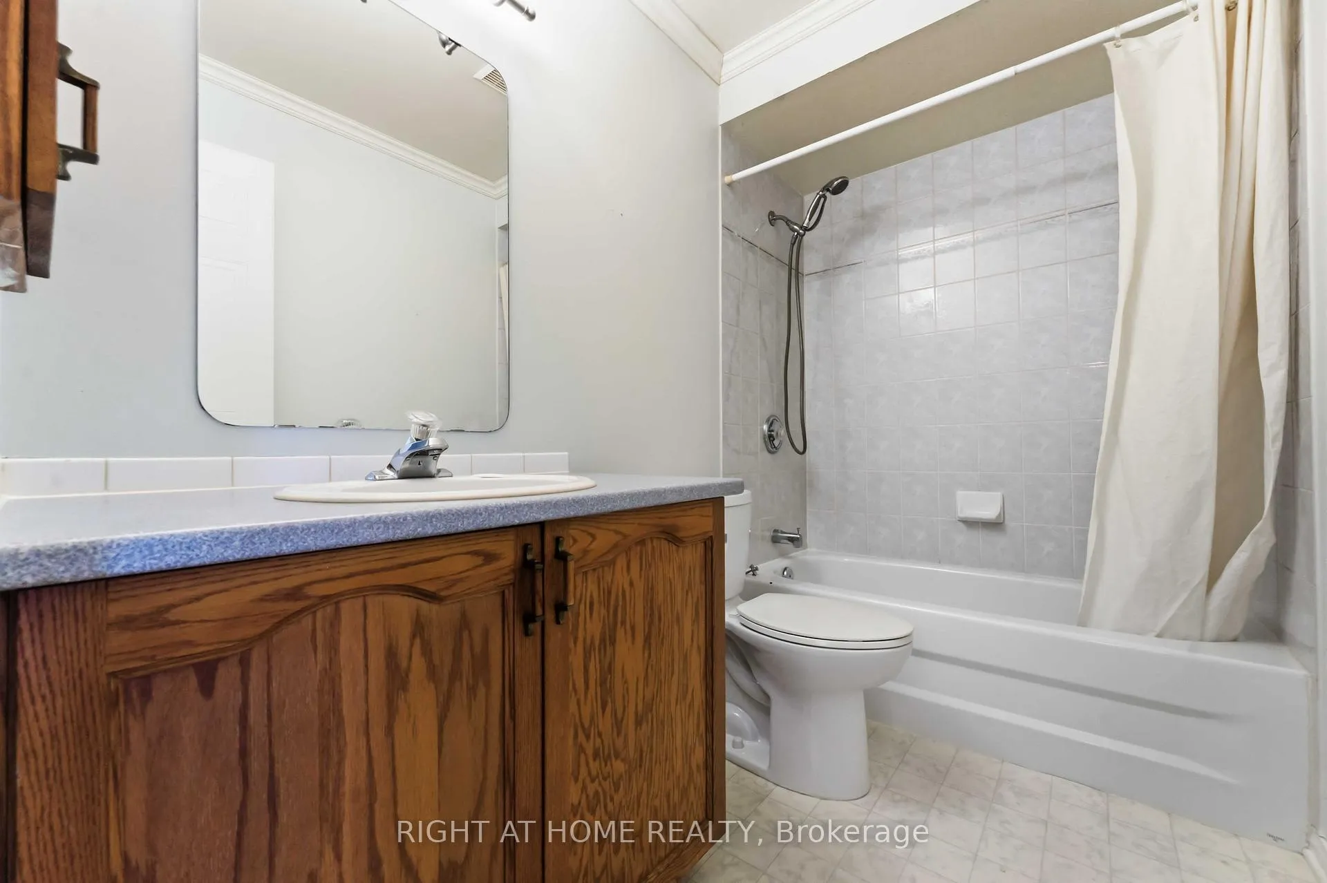 Photo 19 of 6254 Sablewood Place, Ottawa, Chapel Hill — HOMEH
