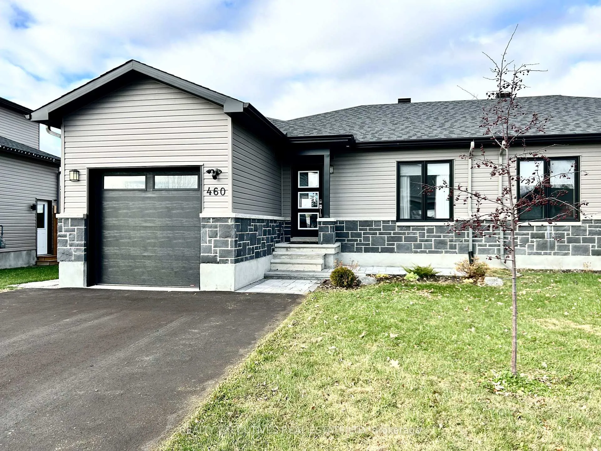 Photo 1 of 460 Arora Crescent S, North Dundas, Winchester — HOMEH