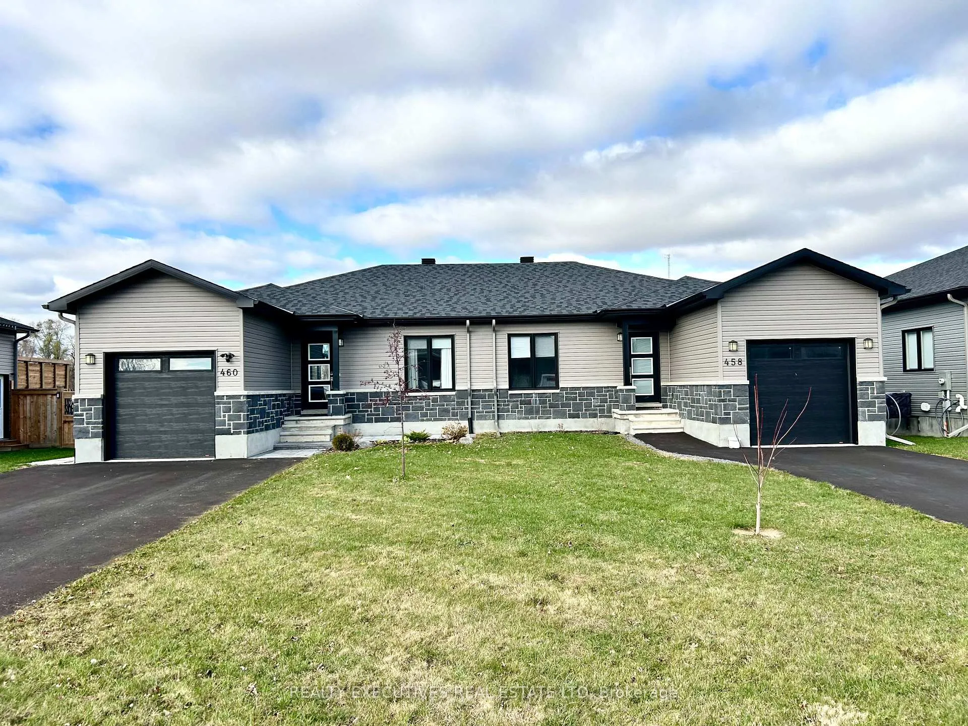 Photo 2 of 460 Arora Crescent S, North Dundas, Winchester — HOMEH