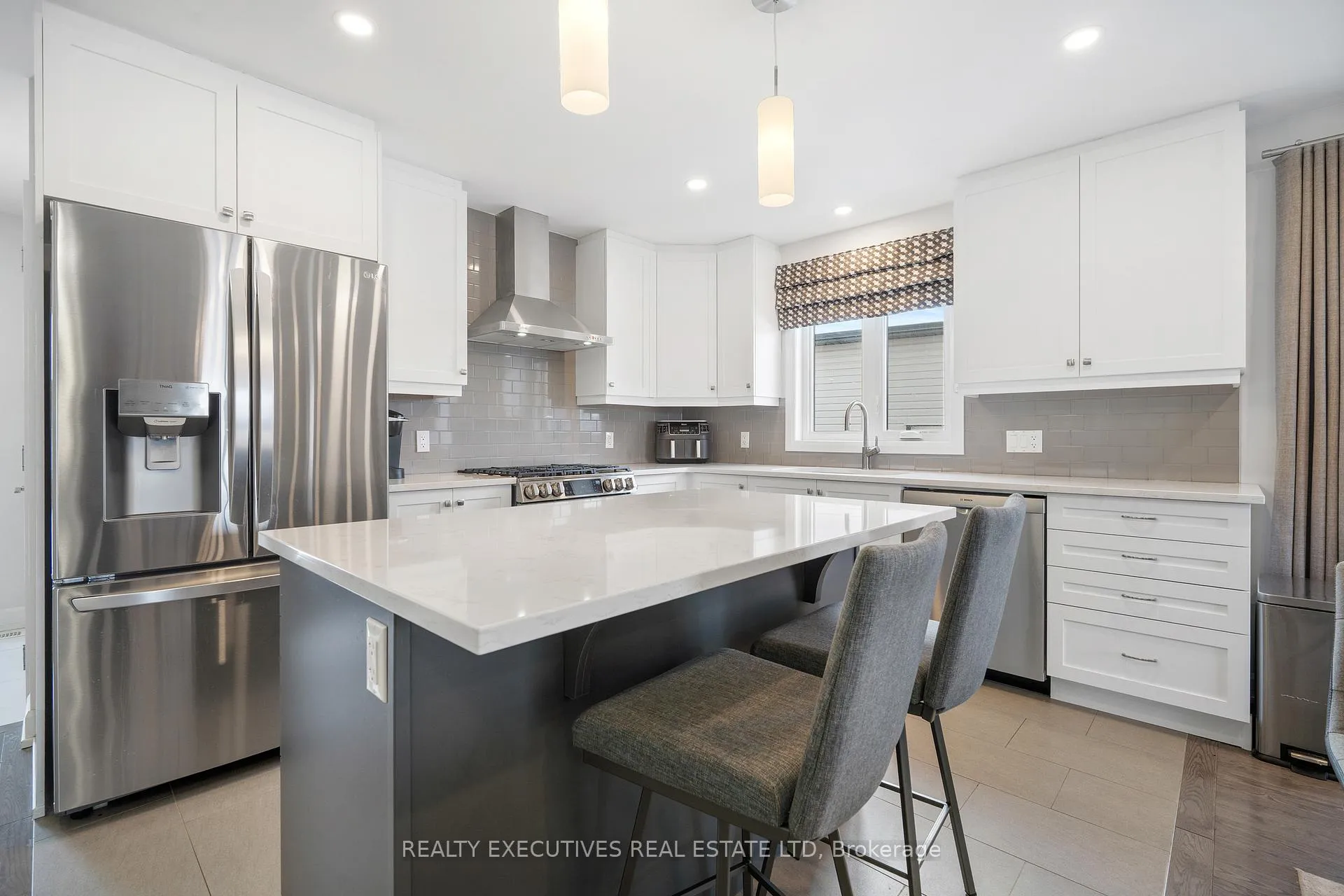 Photo 4 of 460 Arora Crescent S, North Dundas, Winchester — HOMEH