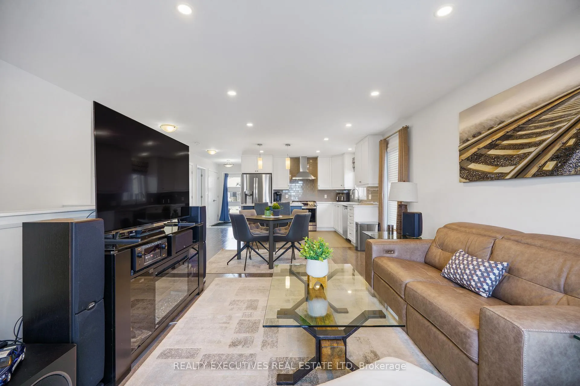 Photo 14 of 460 Arora Crescent S, North Dundas, Winchester — HOMEH
