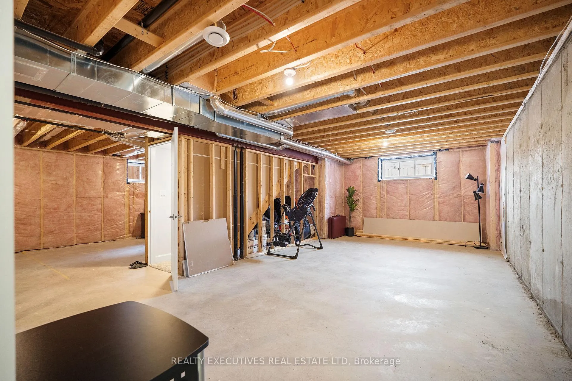 Photo 25 of 460 Arora Crescent S, North Dundas, Winchester — HOMEH