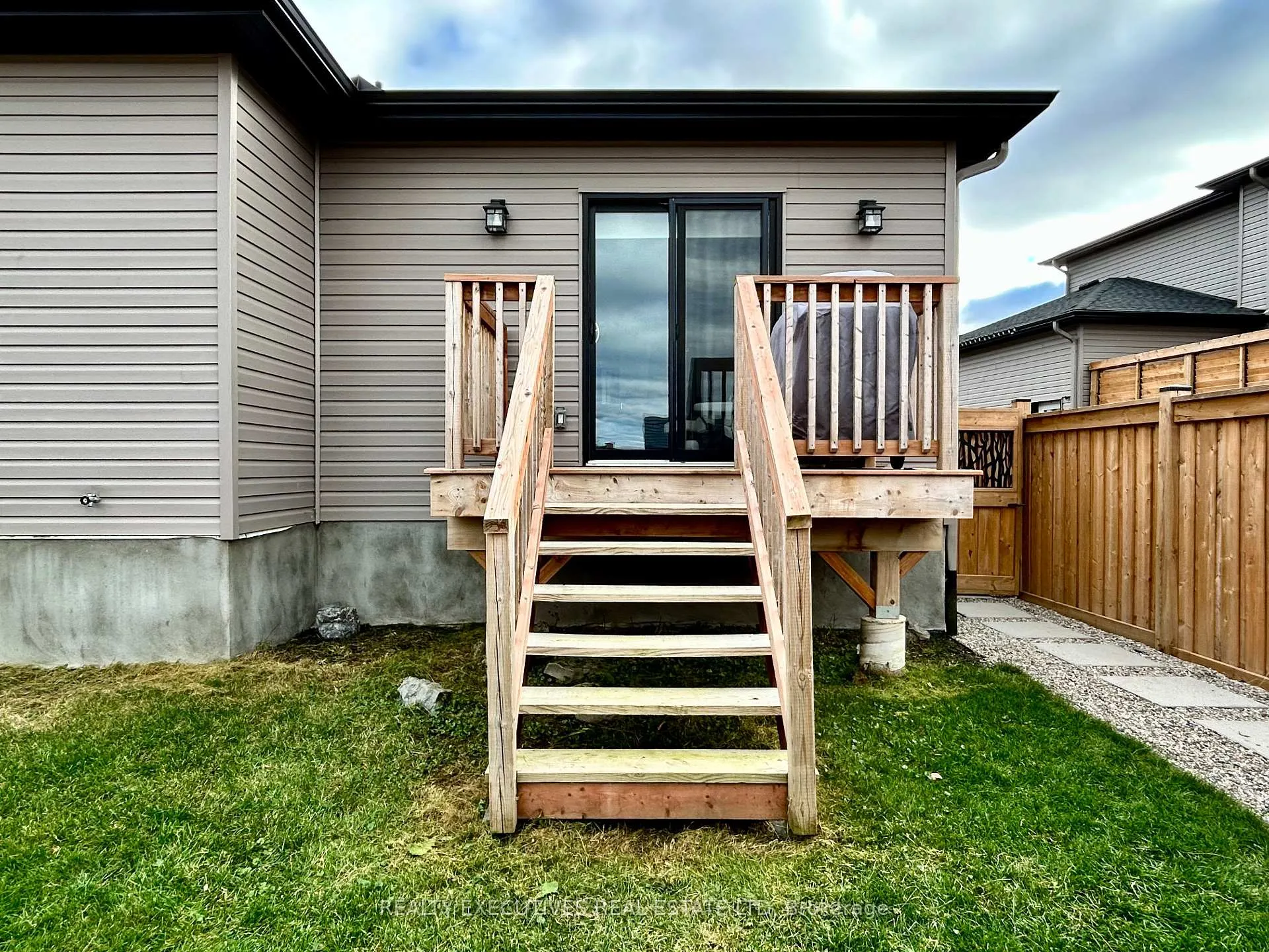 Photo 35 of 460 Arora Crescent S, North Dundas, Winchester — HOMEH