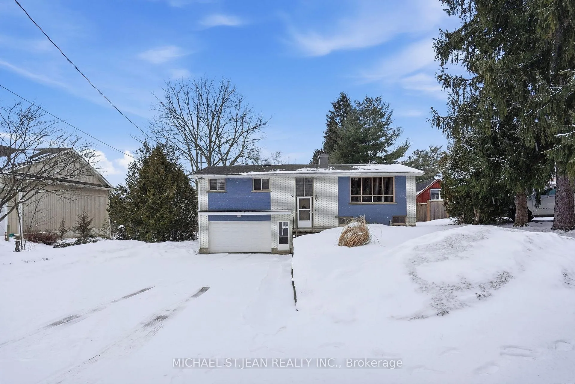 Photo 2 of 268 Canboro Road, Pelham, Fonthill — HOMEH