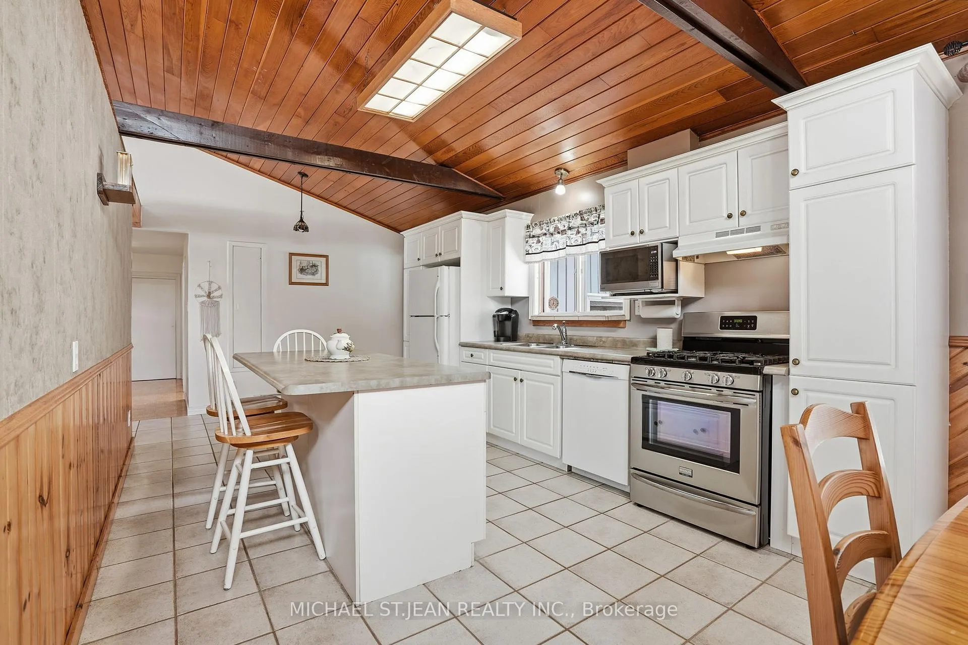 Photo 9 of 268 Canboro Road, Pelham, Fonthill — HOMEH
