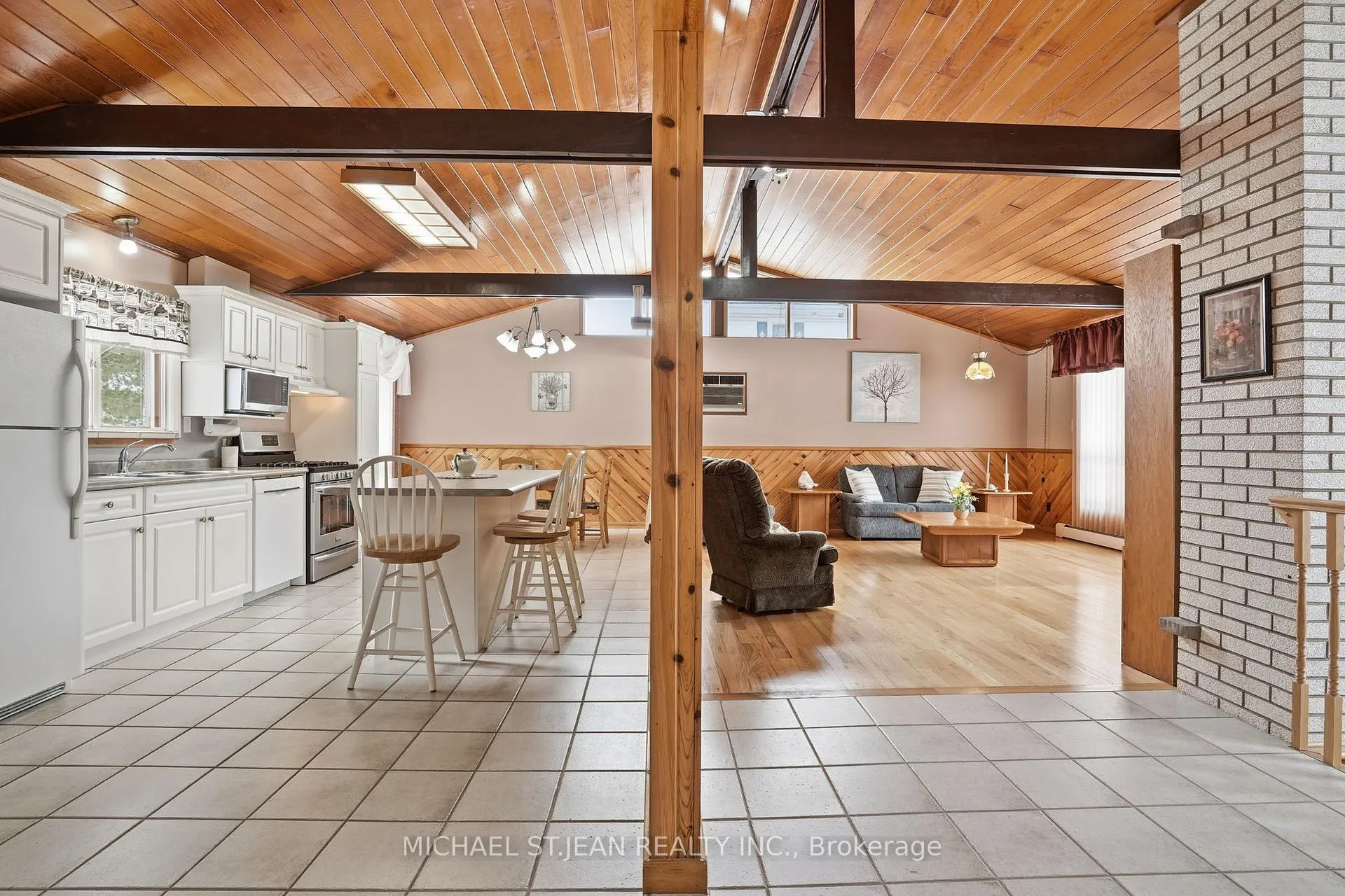 Photo 11 of 268 Canboro Road, Pelham, Fonthill — HOMEH