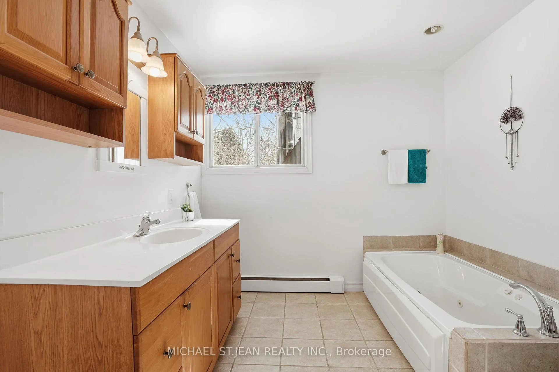 Photo 16 of 268 Canboro Road, Pelham, Fonthill — HOMEH