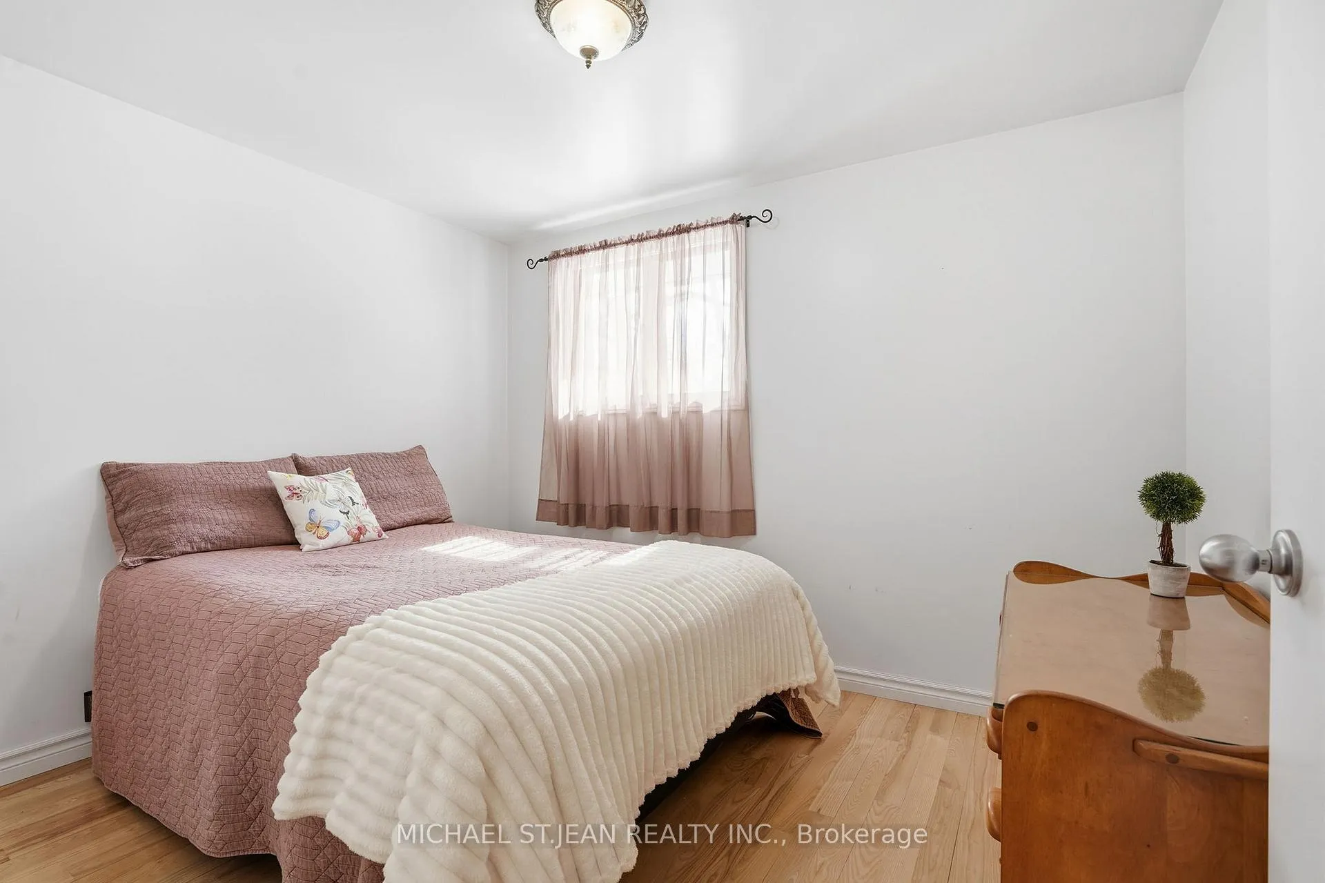 Photo 18 of 268 Canboro Road, Pelham, Fonthill — HOMEH