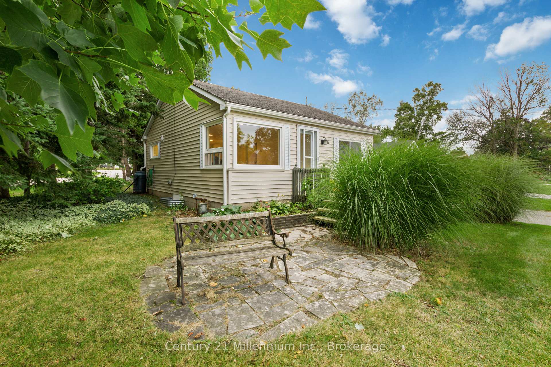 Photo 8 of 512 Grandview Drive, Meaford — HOMEH