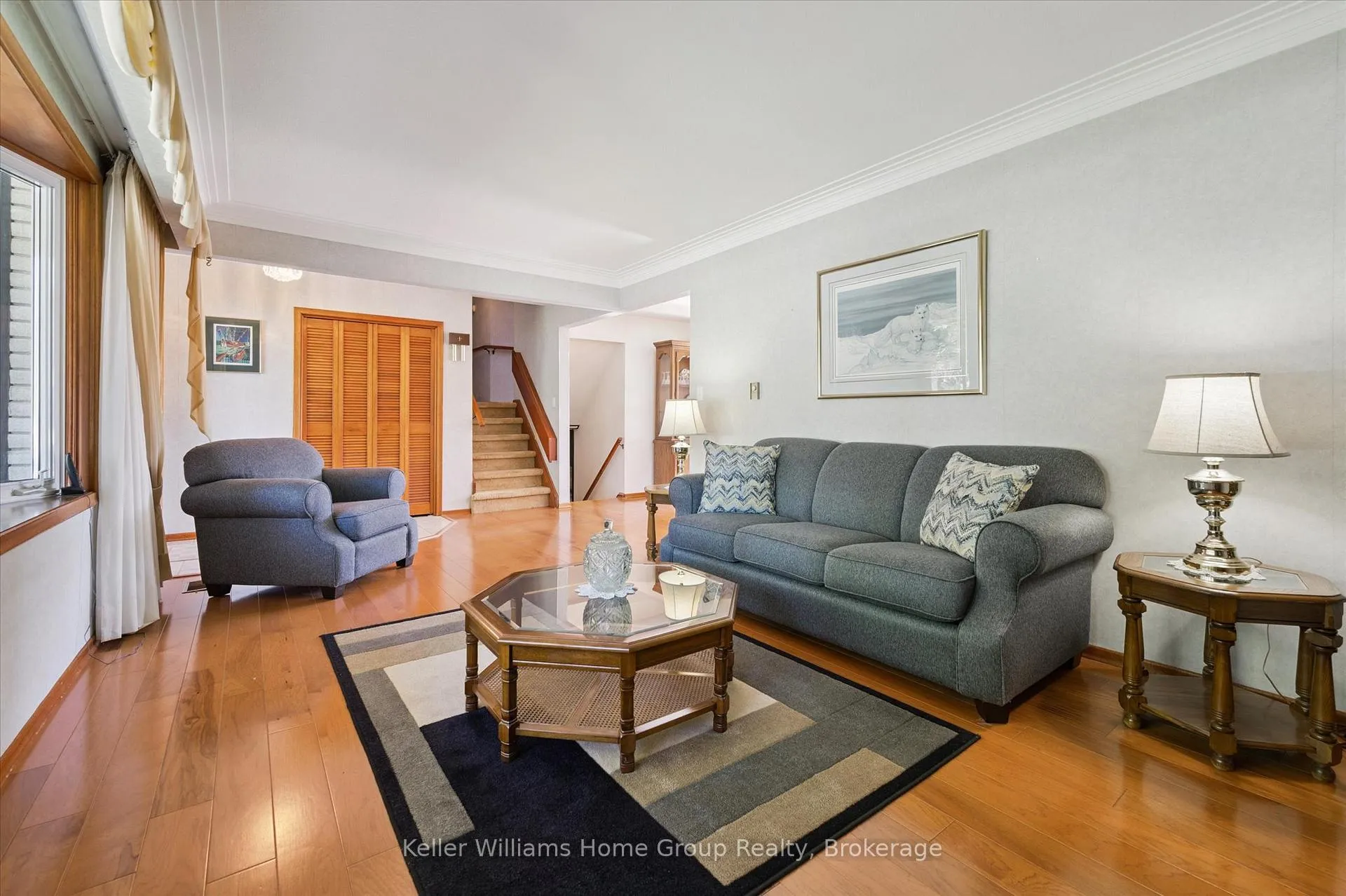 Photo 8 of 27 Peel Street E, Mapleton, Rural Mapleton — HOMEH