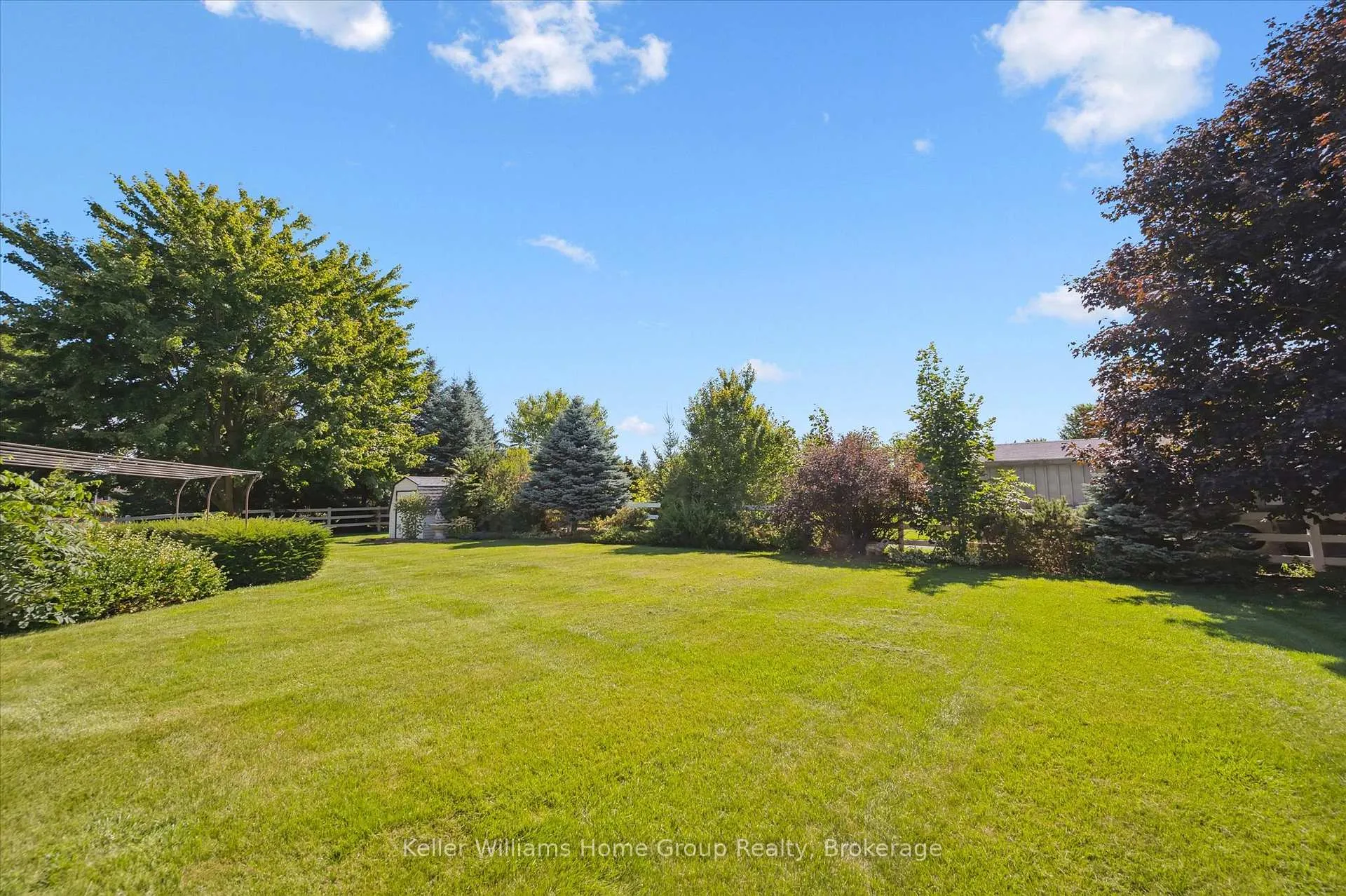 Photo 39 of 27 Peel Street E, Mapleton, Rural Mapleton — HOMEH