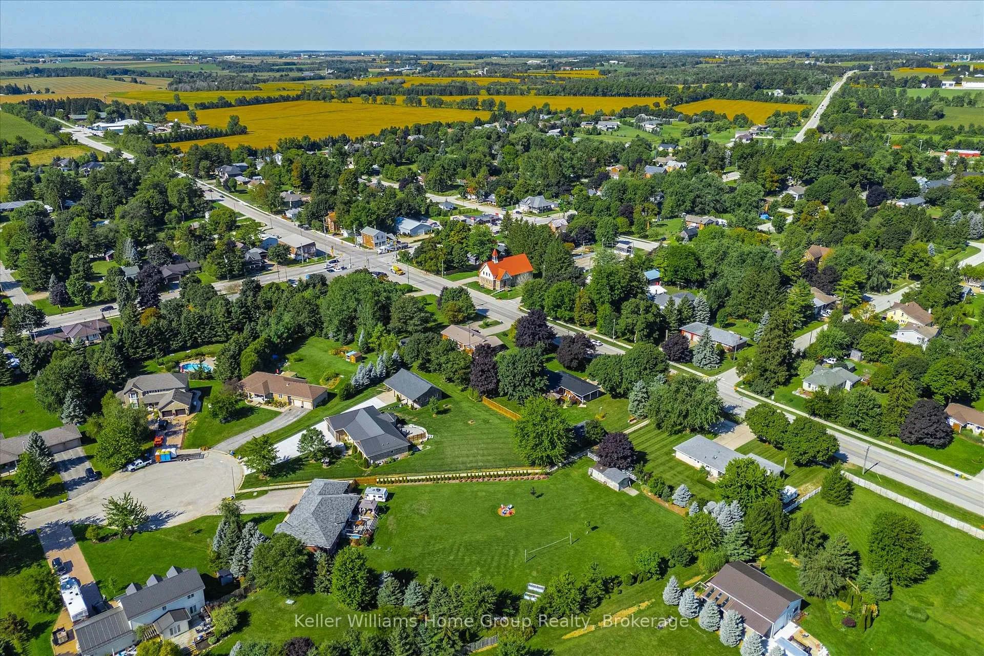 Photo 47 of 27 Peel Street E, Mapleton, Rural Mapleton — HOMEH