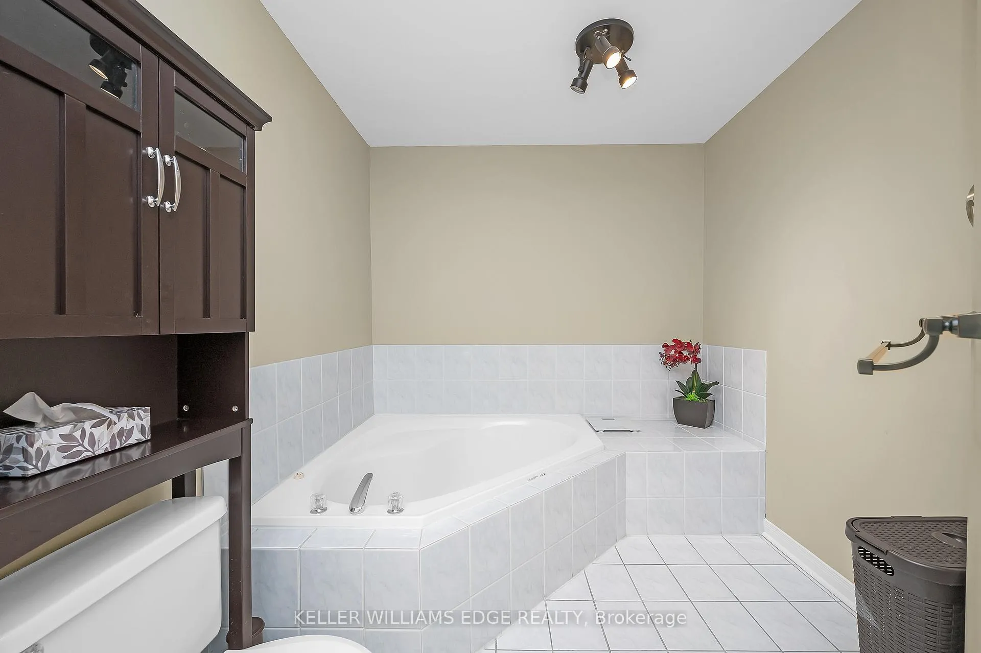 Photo 20 of 5179 Des Jardines Drive, Burlington, Appleby — HOMEH
