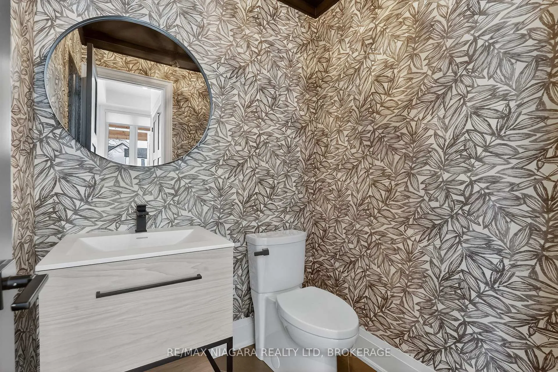 Photo 18 of 39 Ivy Crescent, Thorold, Confederation Heights — HOMEH