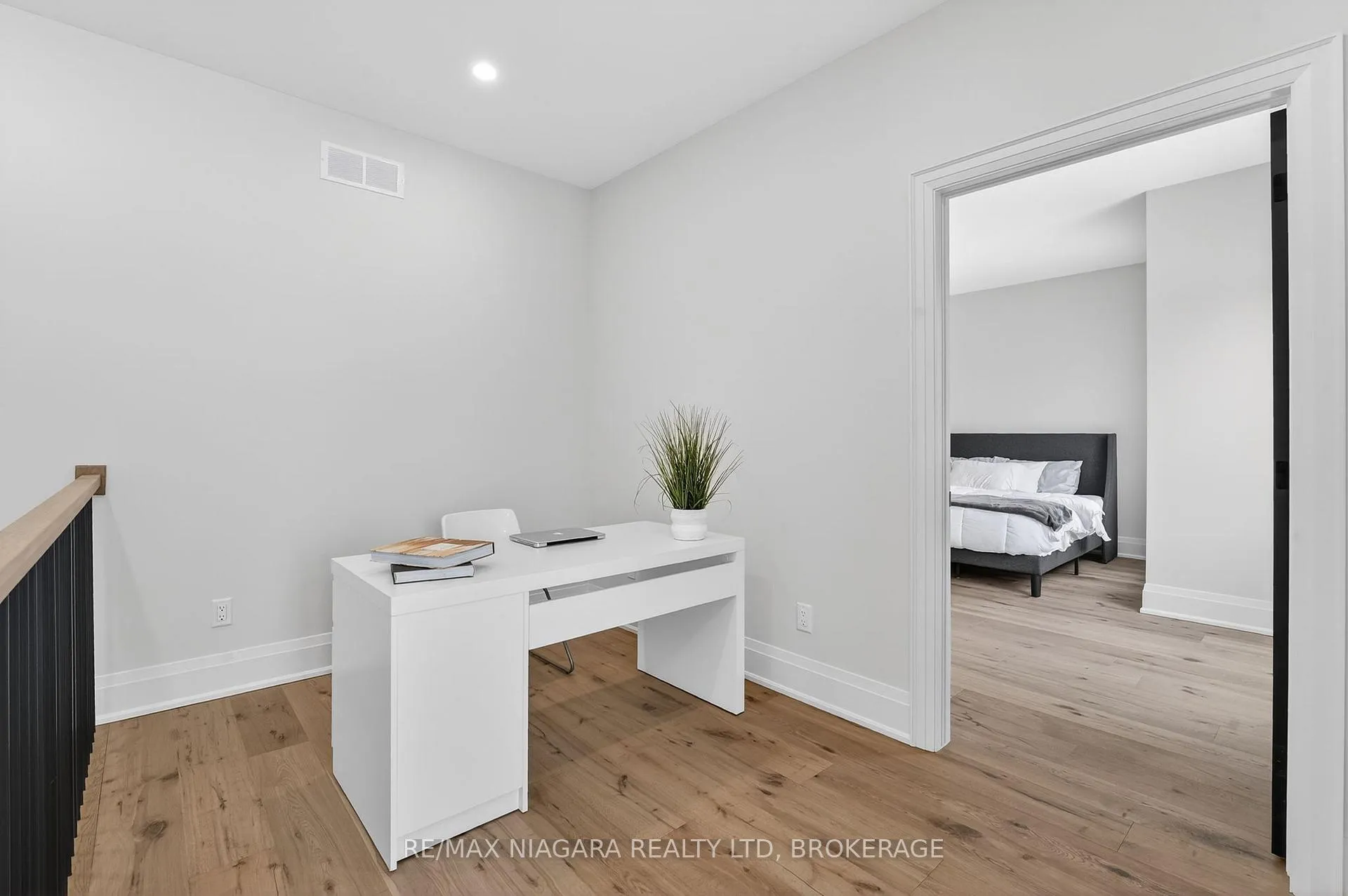 Photo 21 of 39 Ivy Crescent, Thorold, Confederation Heights — HOMEH