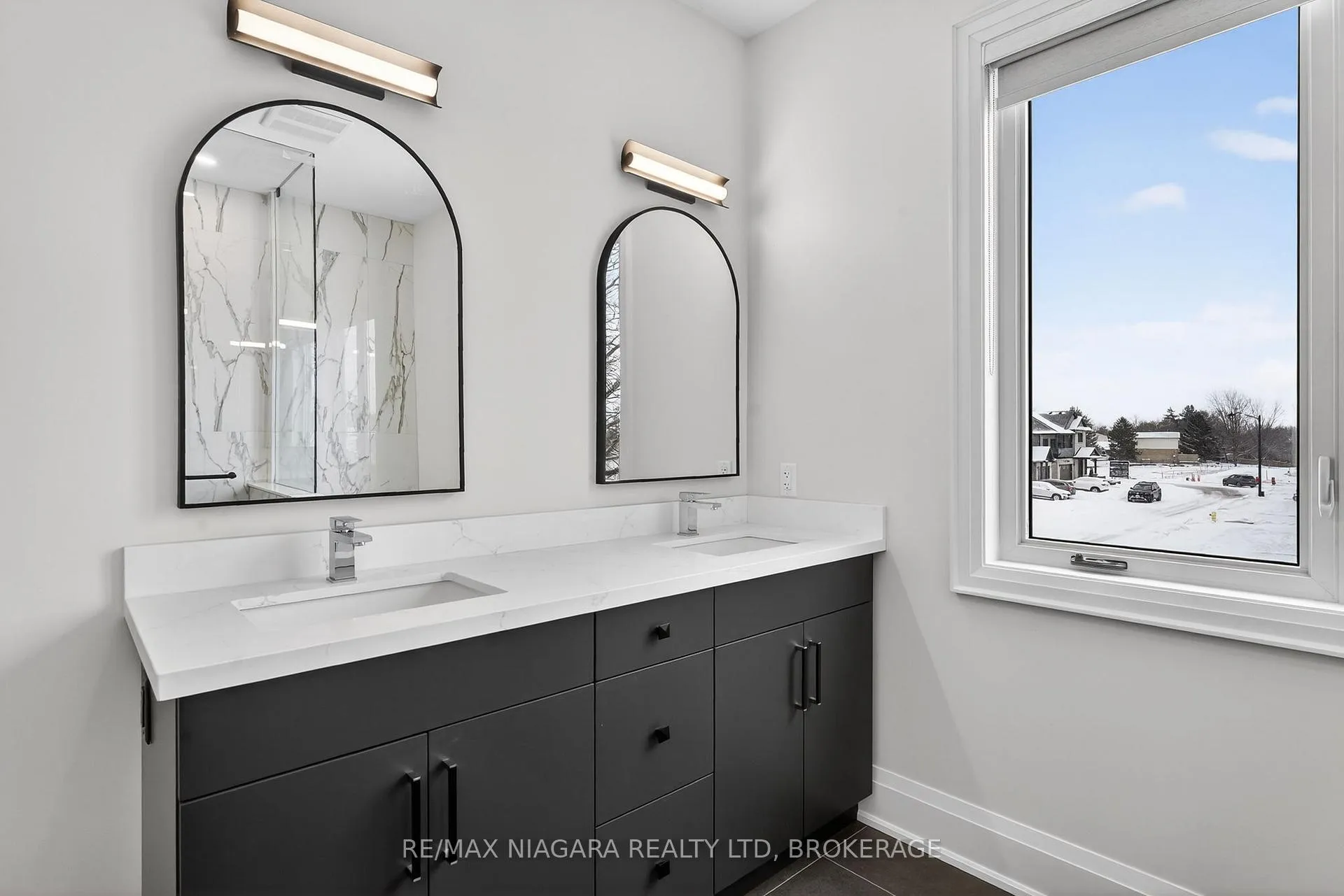 Photo 25 of 39 Ivy Crescent, Thorold, Confederation Heights — HOMEH