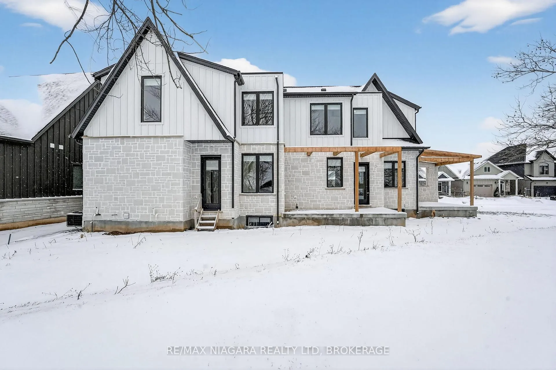 Photo 42 of 39 Ivy Crescent, Thorold, Confederation Heights — HOMEH