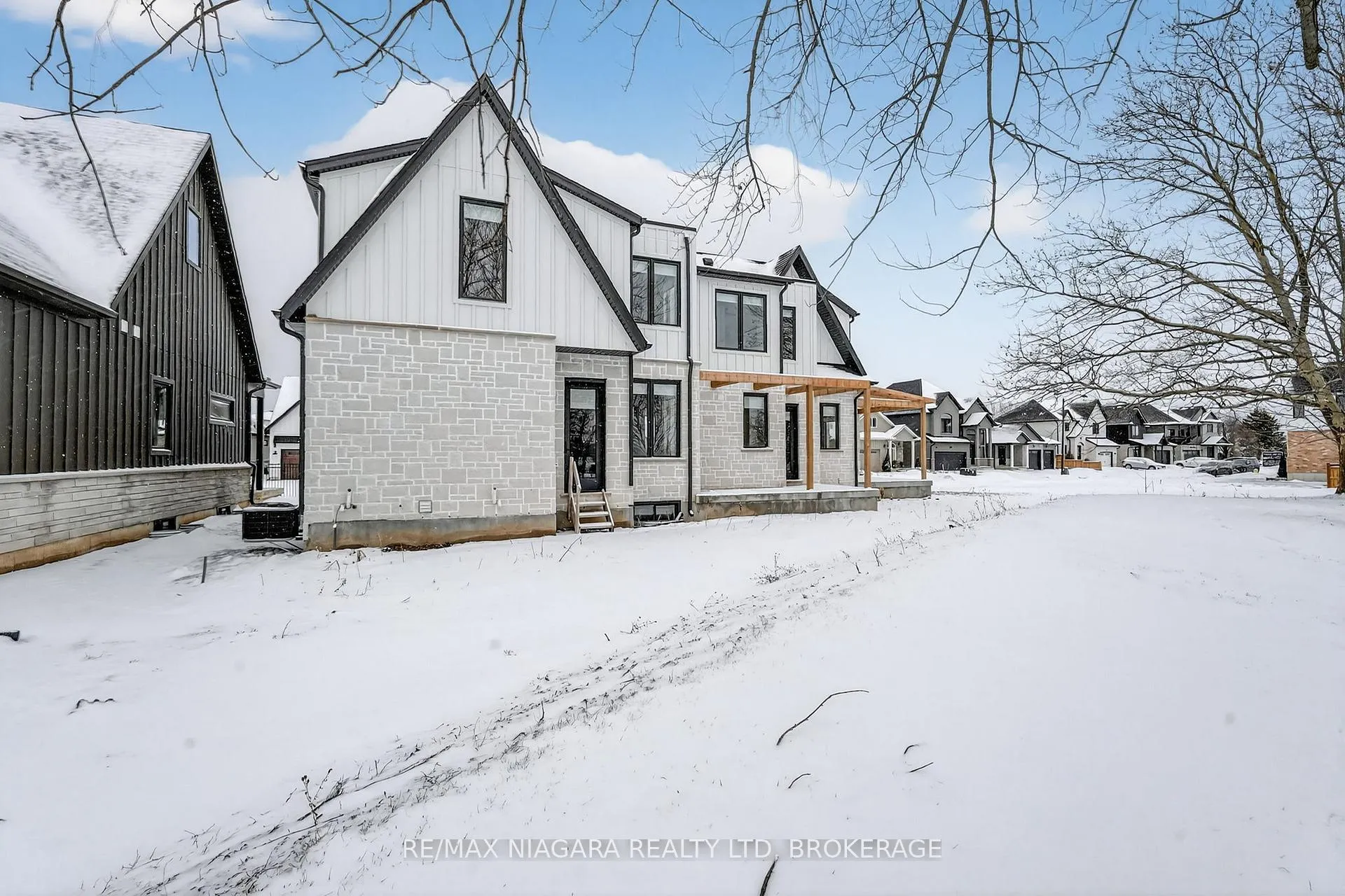 Photo 43 of 39 Ivy Crescent, Thorold, Confederation Heights — HOMEH