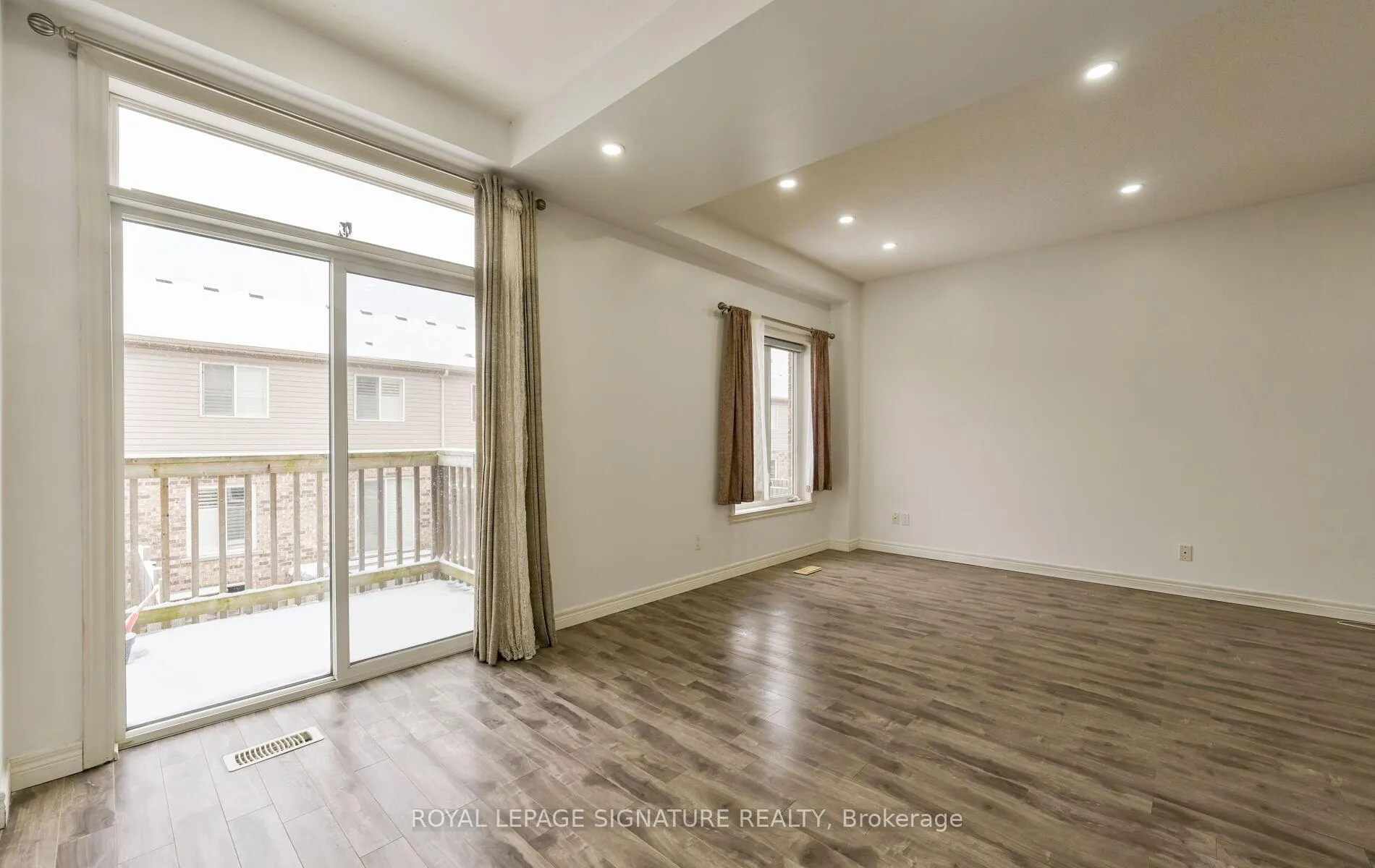Photo 16 of Unit Upper Level b, 96 Highgate Drive, Hamilton, Stoney Creek Mountain — HOMEH