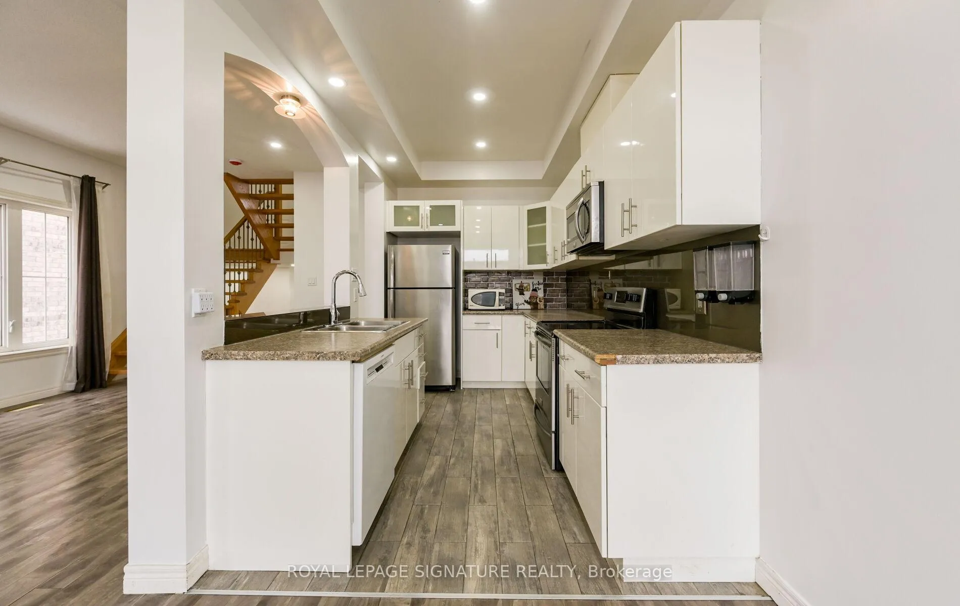 Photo 18 of Unit Upper Level b, 96 Highgate Drive, Hamilton, Stoney Creek Mountain — HOMEH