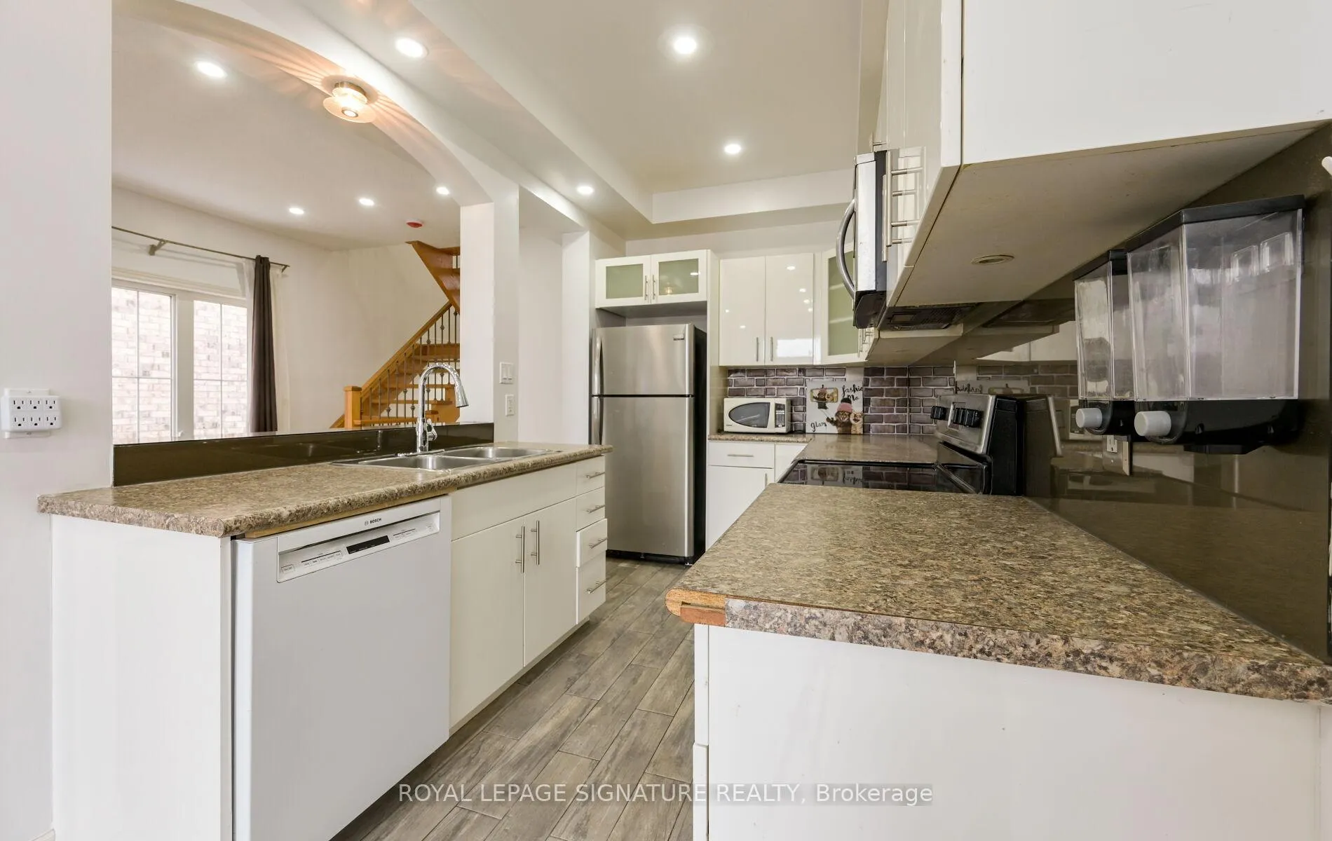 Photo 20 of Unit Upper Level b, 96 Highgate Drive, Hamilton, Stoney Creek Mountain — HOMEH