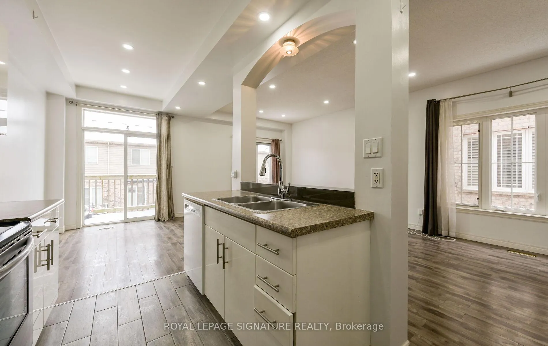 Photo 22 of Unit Upper Level b, 96 Highgate Drive, Hamilton, Stoney Creek Mountain — HOMEH