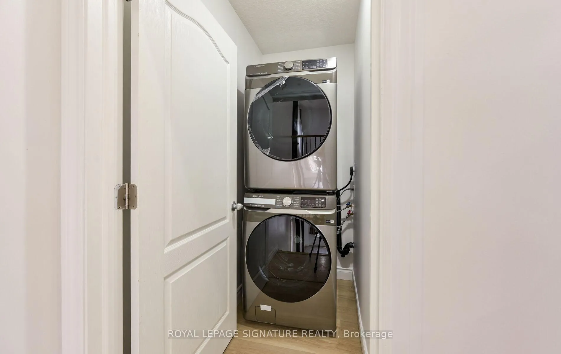 Photo 24 of Unit Upper Level b, 96 Highgate Drive, Hamilton, Stoney Creek Mountain — HOMEH