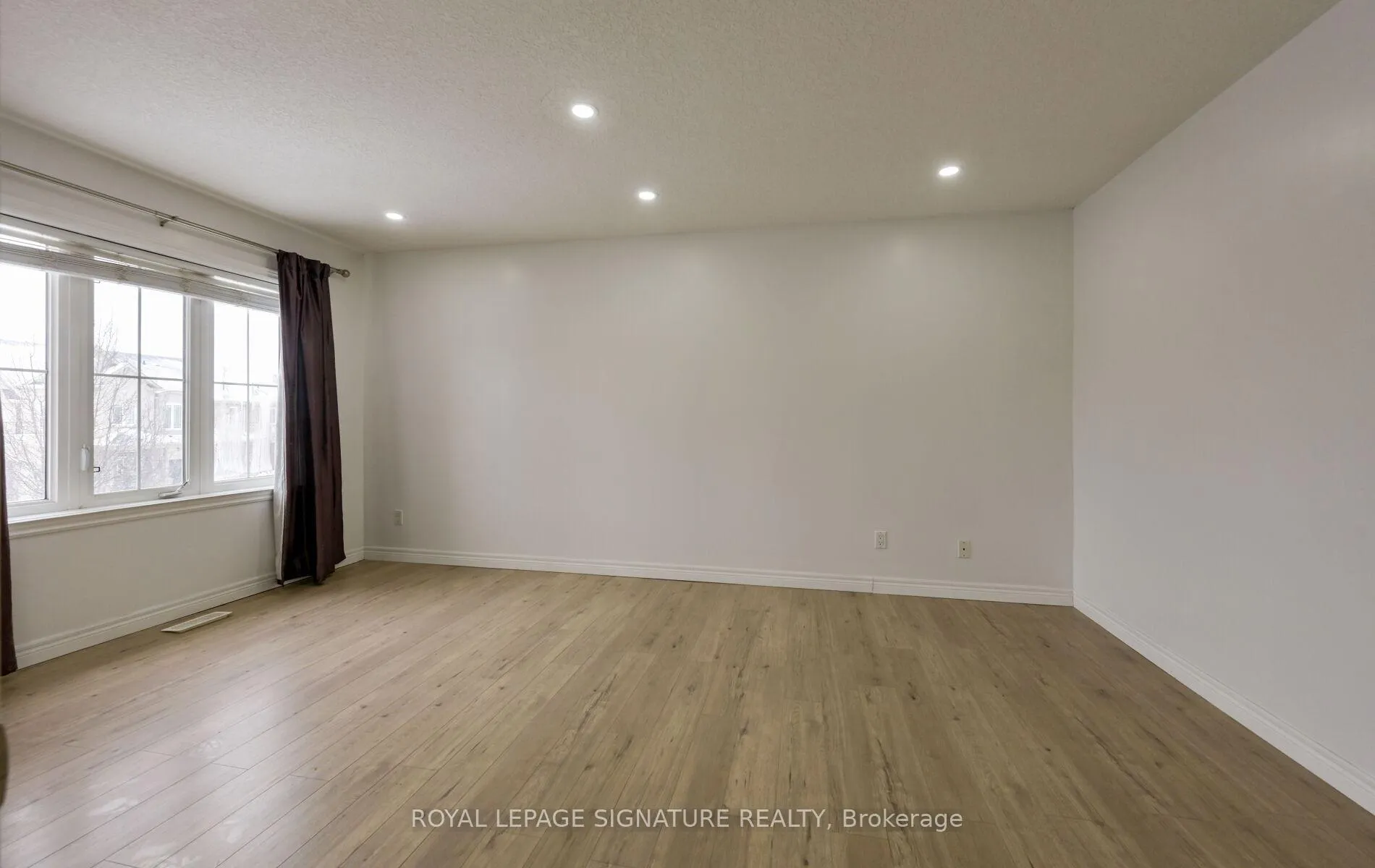 Photo 25 of Unit Upper Level b, 96 Highgate Drive, Hamilton, Stoney Creek Mountain — HOMEH