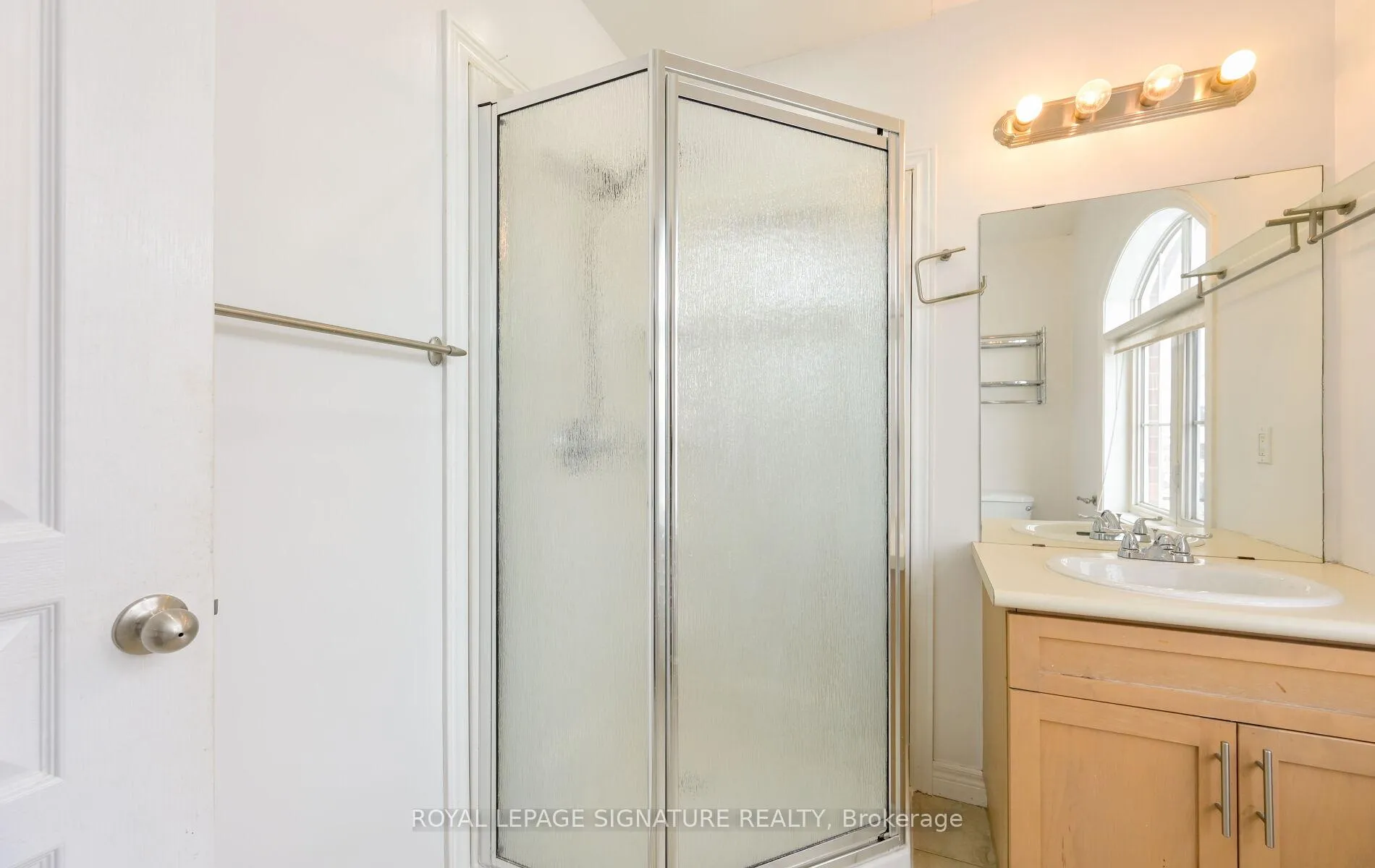 Photo 32 of Unit Upper Level b, 96 Highgate Drive, Hamilton, Stoney Creek Mountain — HOMEH