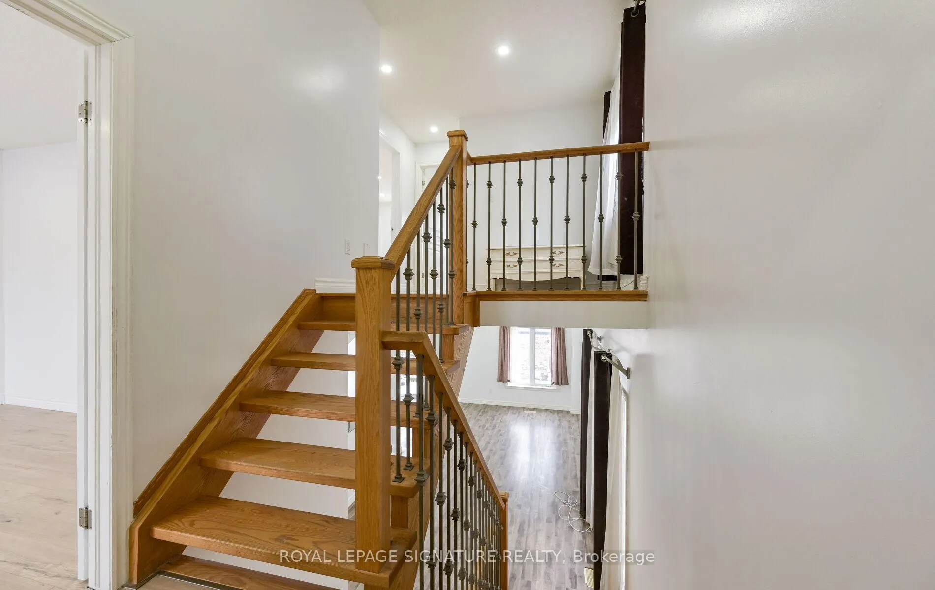 Photo 33 of Unit Upper Level b, 96 Highgate Drive, Hamilton, Stoney Creek Mountain — HOMEH