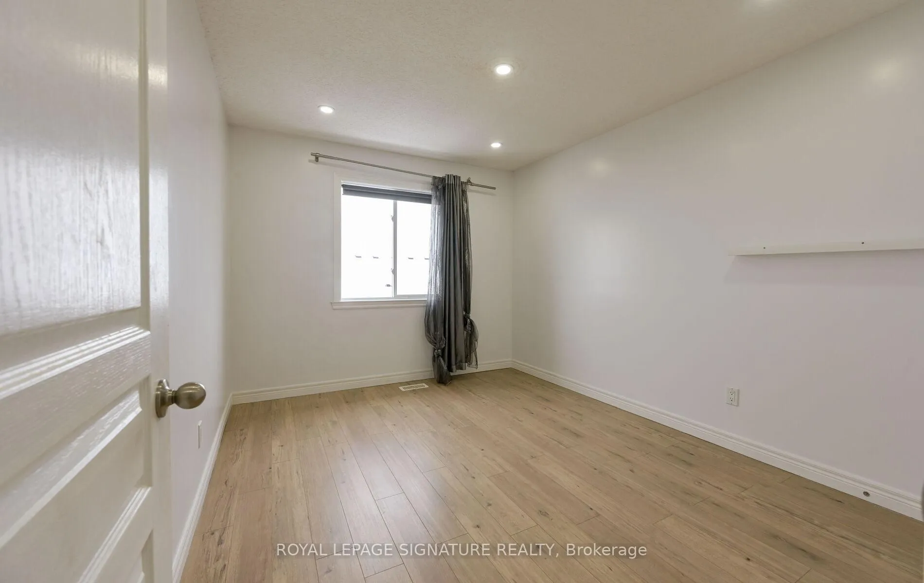 Photo 35 of Unit Upper Level b, 96 Highgate Drive, Hamilton, Stoney Creek Mountain — HOMEH