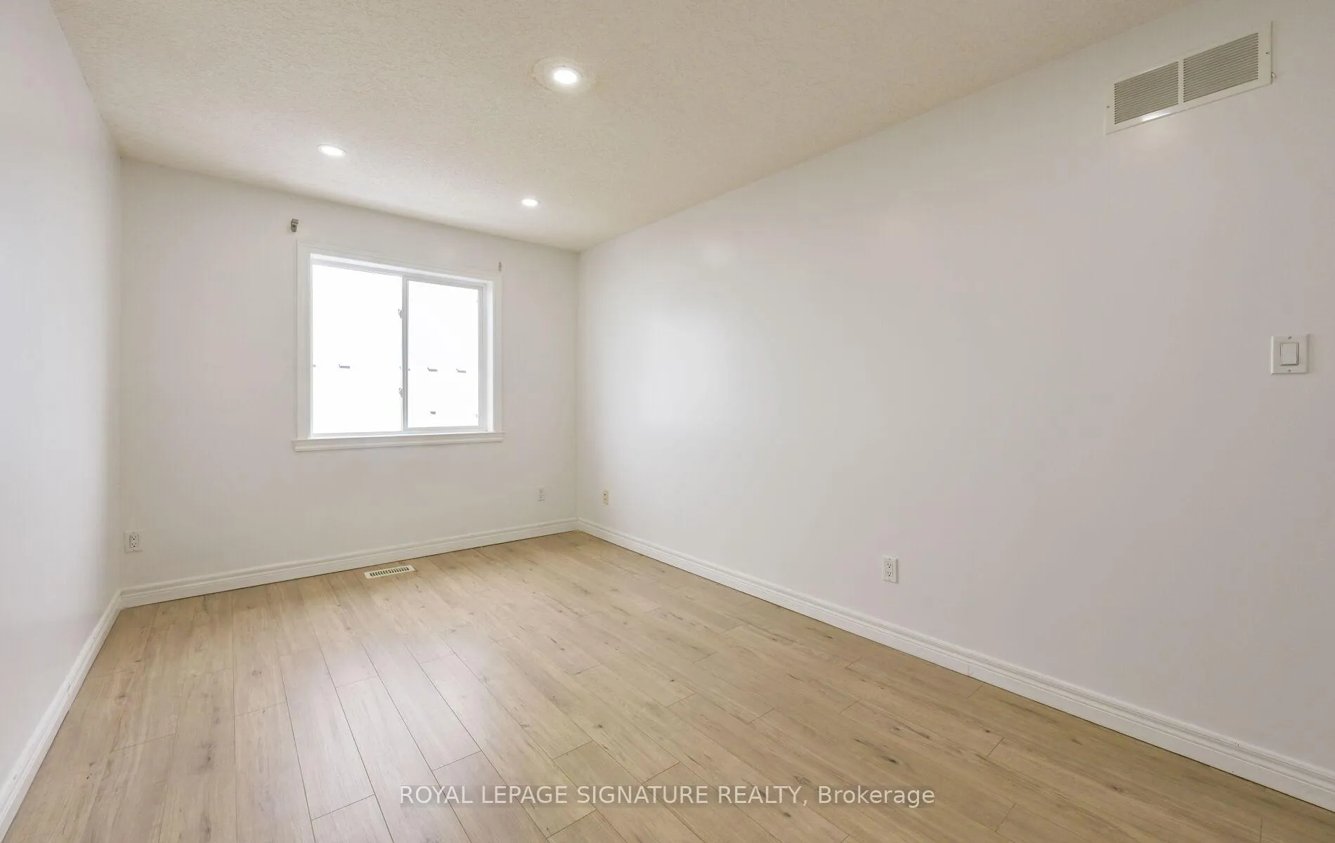 Photo 39 of Unit Upper Level b, 96 Highgate Drive, Hamilton, Stoney Creek Mountain — HOMEH