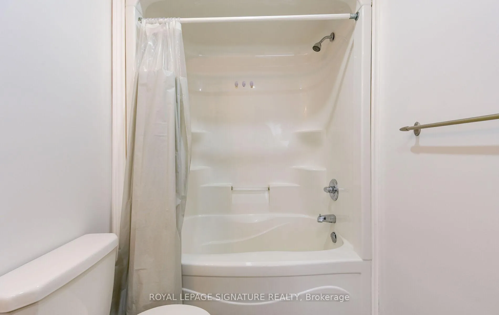 Photo 44 of Unit Upper Level b, 96 Highgate Drive, Hamilton, Stoney Creek Mountain — HOMEH
