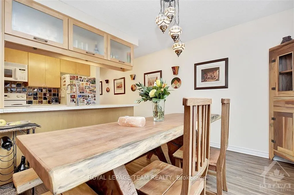 Photo 11 of 206 Guigues Avenue, Ottawa, Lower Town/Byward Market — HOMEH