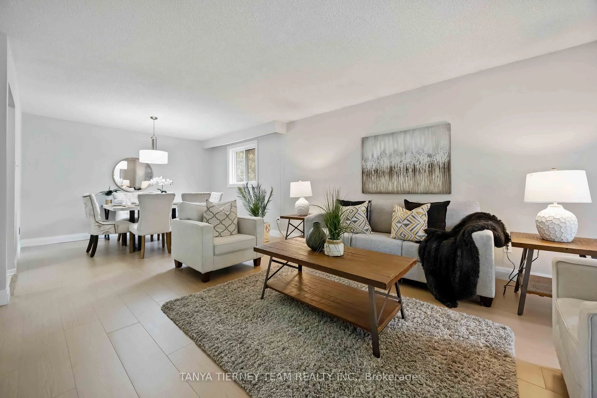 Photo 4 of 54 Chester Crescent, Scugog, Port Perry — HOMEH