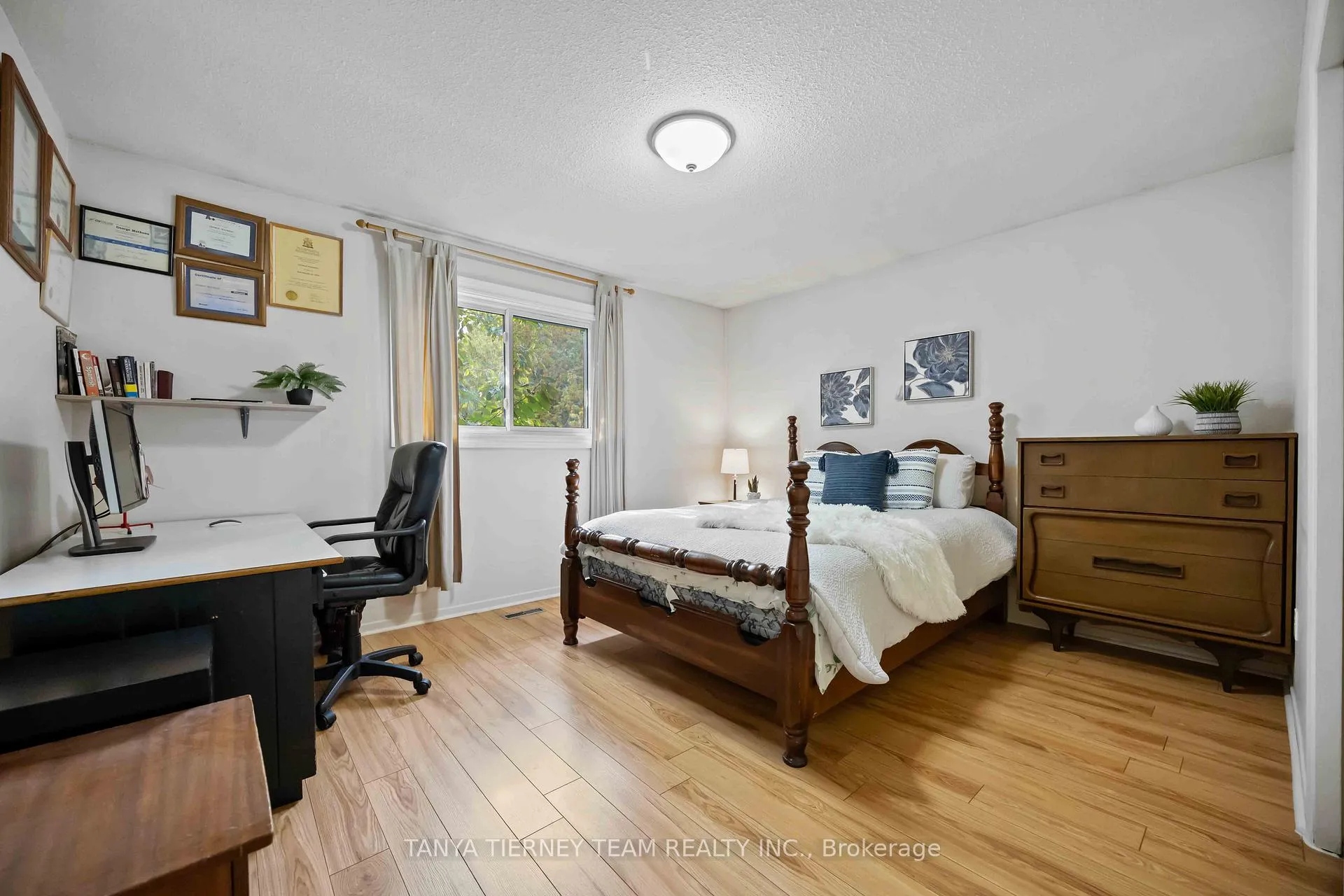 Photo 17 of 54 Chester Crescent, Scugog, Port Perry — HOMEH