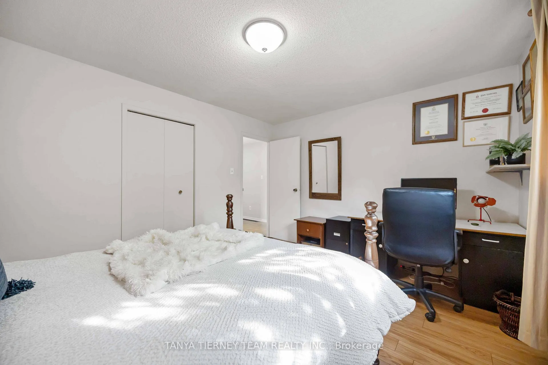 Photo 18 of 54 Chester Crescent, Scugog, Port Perry — HOMEH