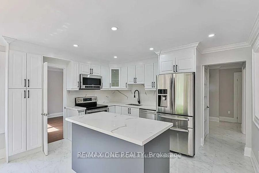 Photo 10 of 100 Robinson Crescent, Whitby, Pringle Creek — HOMEH