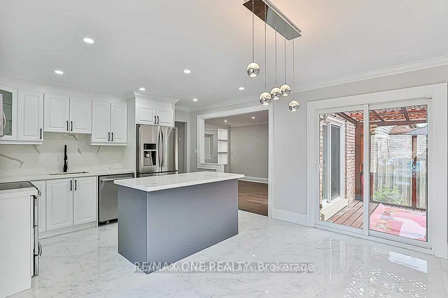 Photo 11 of 100 Robinson Crescent, Whitby, Pringle Creek — HOMEH