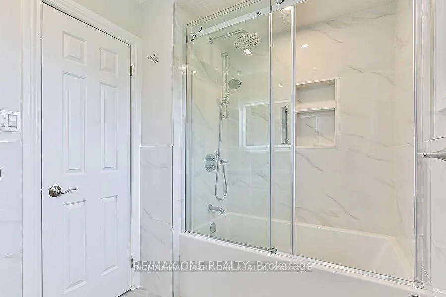 Photo 18 of 100 Robinson Crescent, Whitby, Pringle Creek — HOMEH