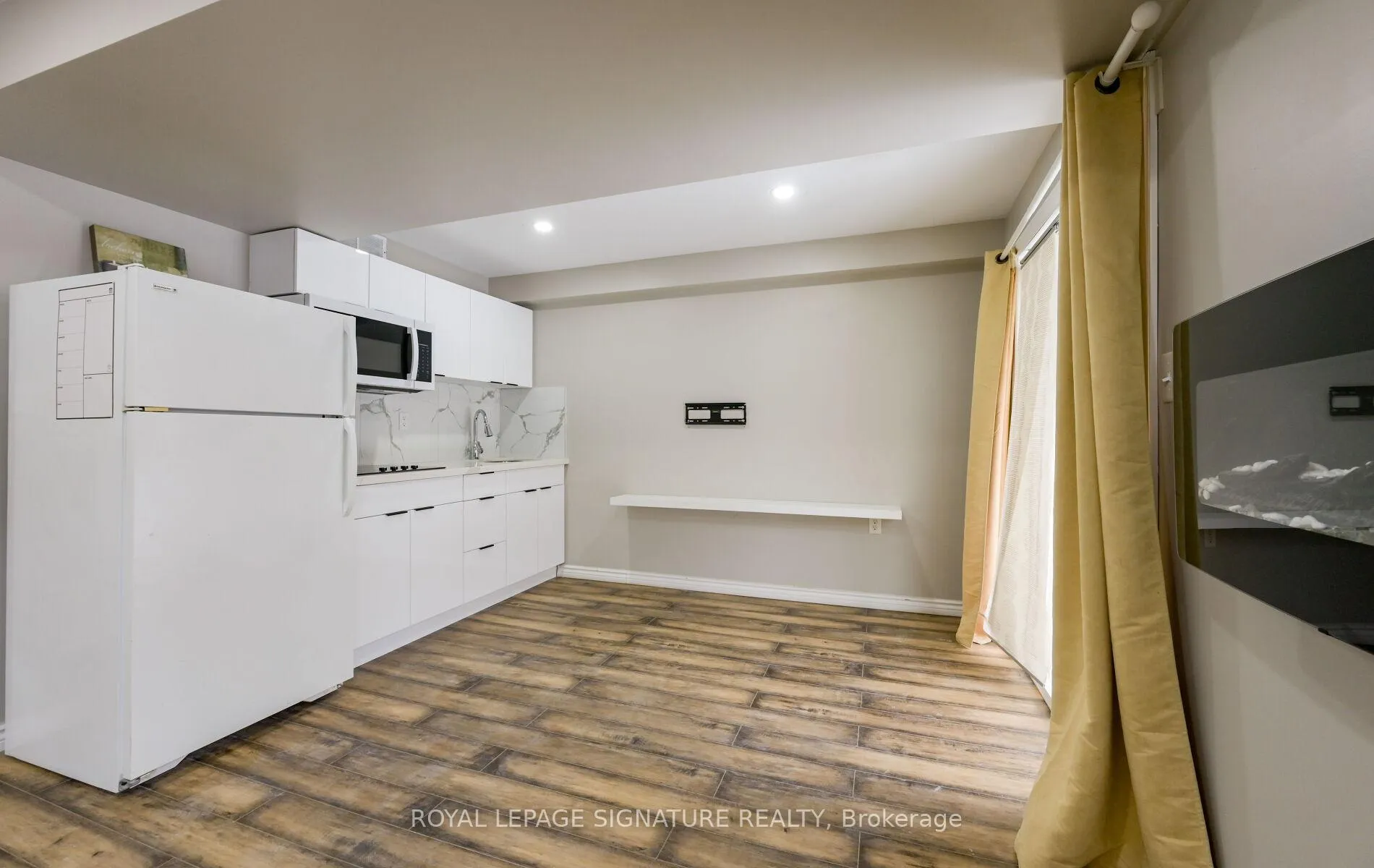 Photo 10 of Unit Lower Level b, 96 Highgate Drive, Hamilton, Stoney Creek Mountain — HOMEH