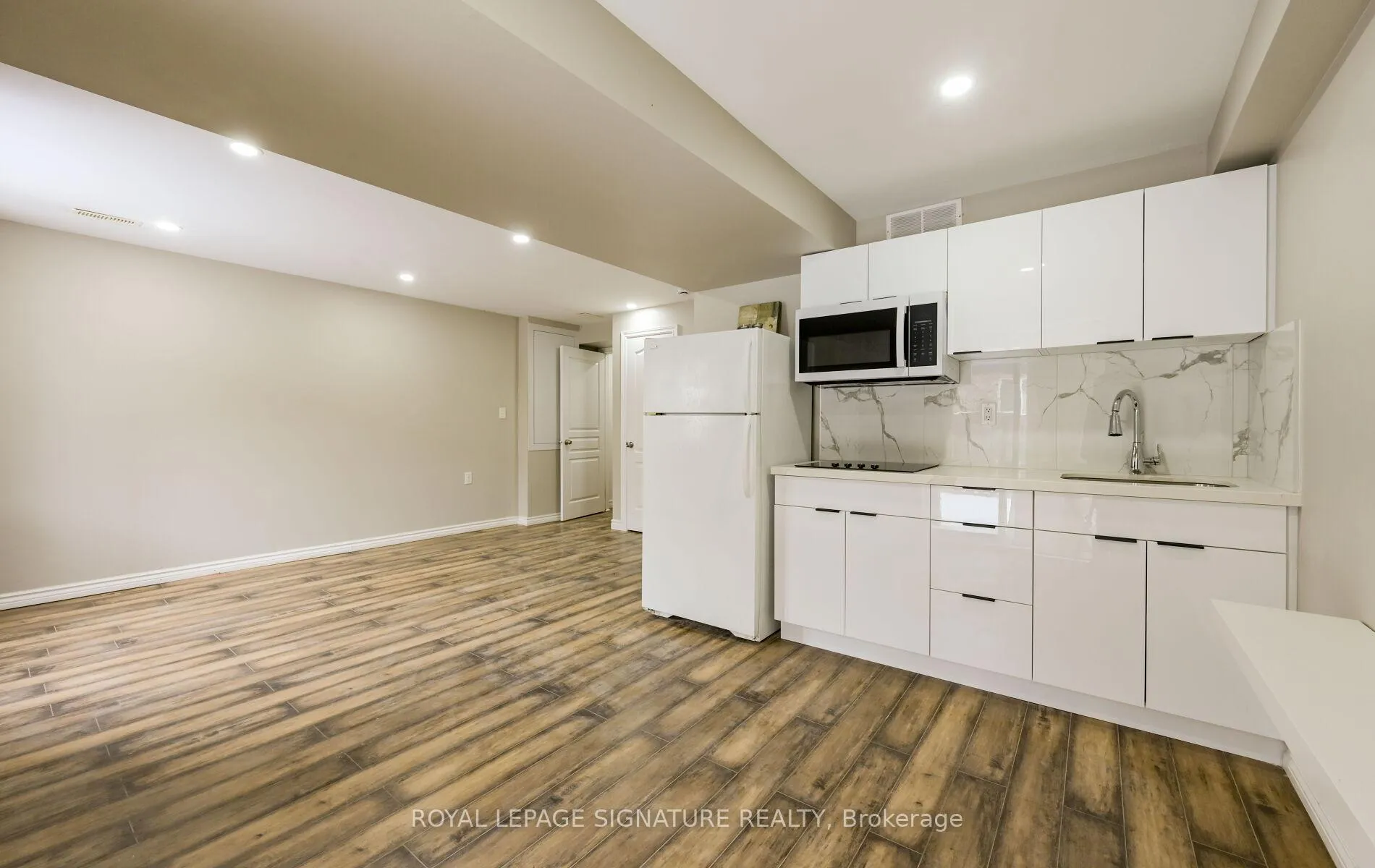 Photo 12 of Unit Lower Level b, 96 Highgate Drive, Hamilton, Stoney Creek Mountain — HOMEH