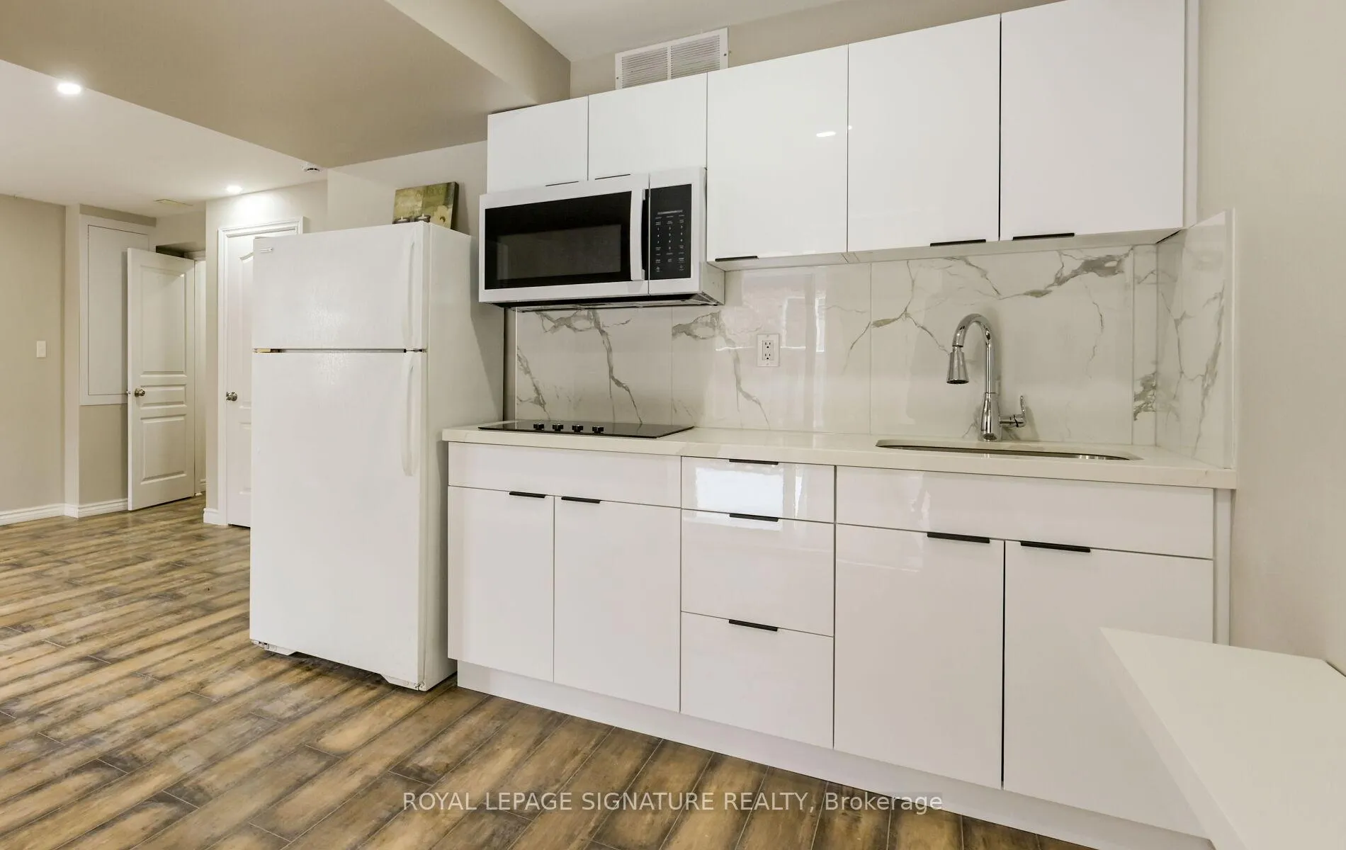 Photo 13 of Unit Lower Level b, 96 Highgate Drive, Hamilton, Stoney Creek Mountain — HOMEH
