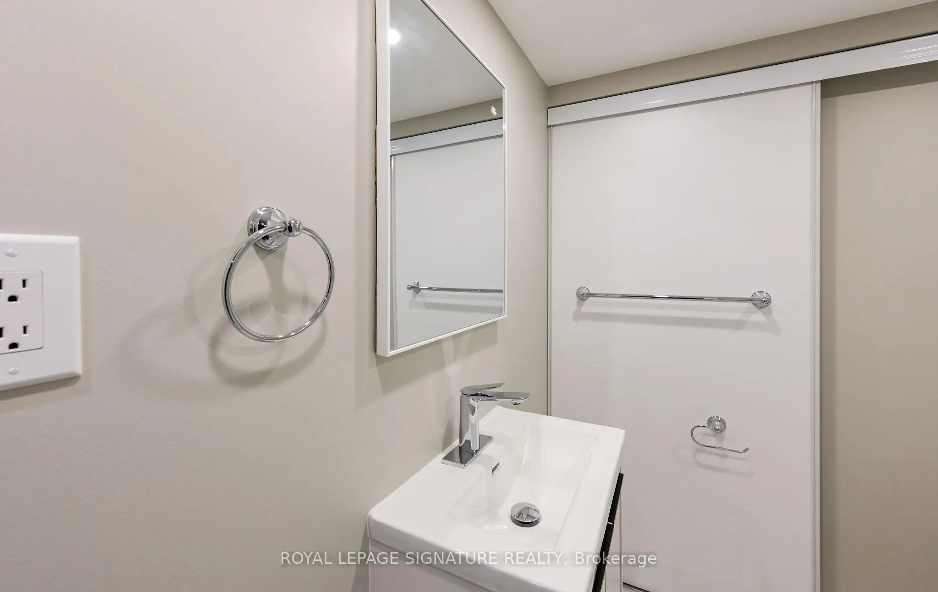 Photo 18 of Unit Lower Level b, 96 Highgate Drive, Hamilton, Stoney Creek Mountain — HOMEH