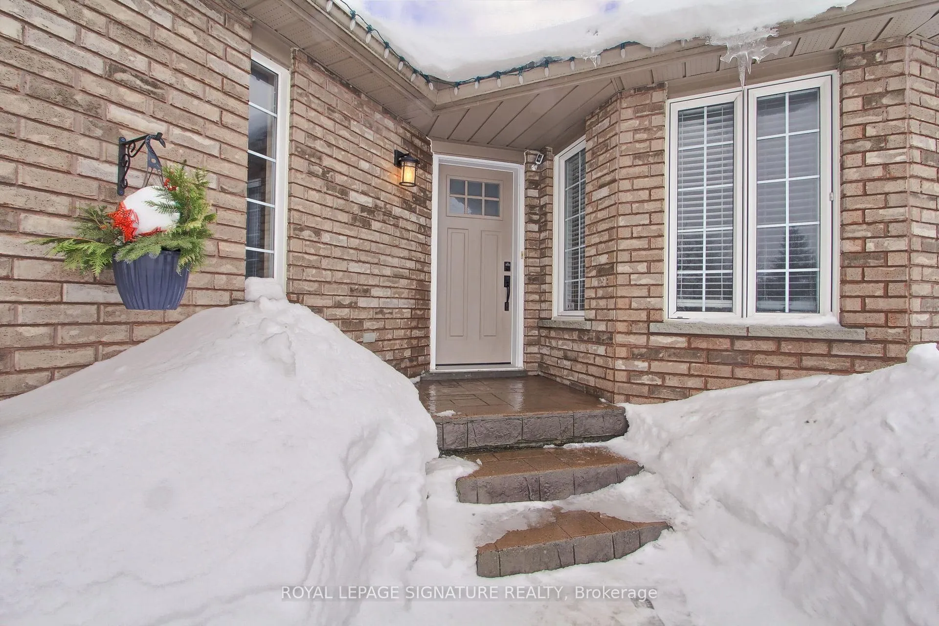 Photo 7 of 62 Cloughley Drive, Barrie, 400 West — HOMEH