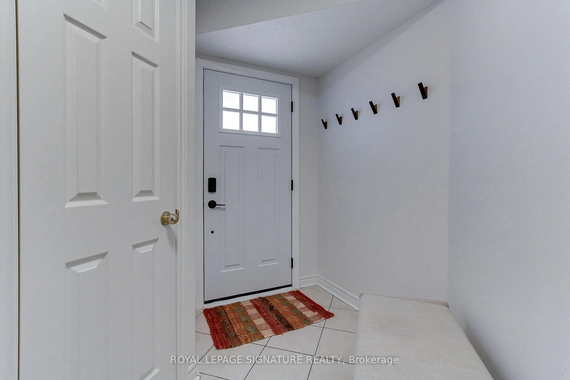 Photo 8 of 62 Cloughley Drive, Barrie, 400 West — HOMEH