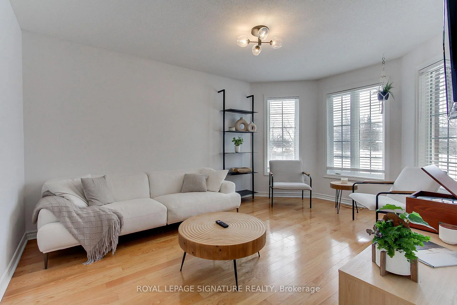 Photo 11 of 62 Cloughley Drive, Barrie, 400 West — HOMEH