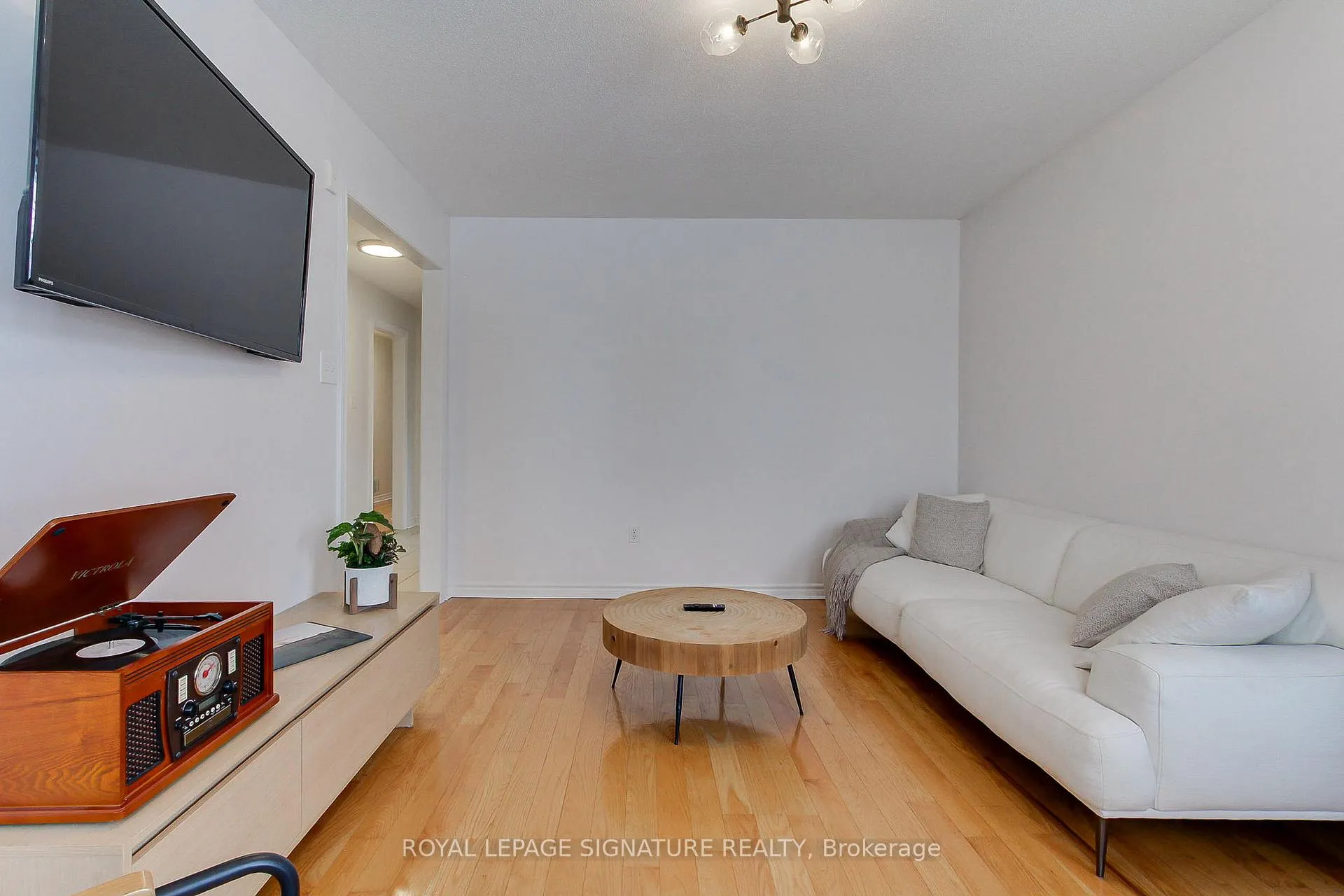 Photo 13 of 62 Cloughley Drive, Barrie, 400 West — HOMEH